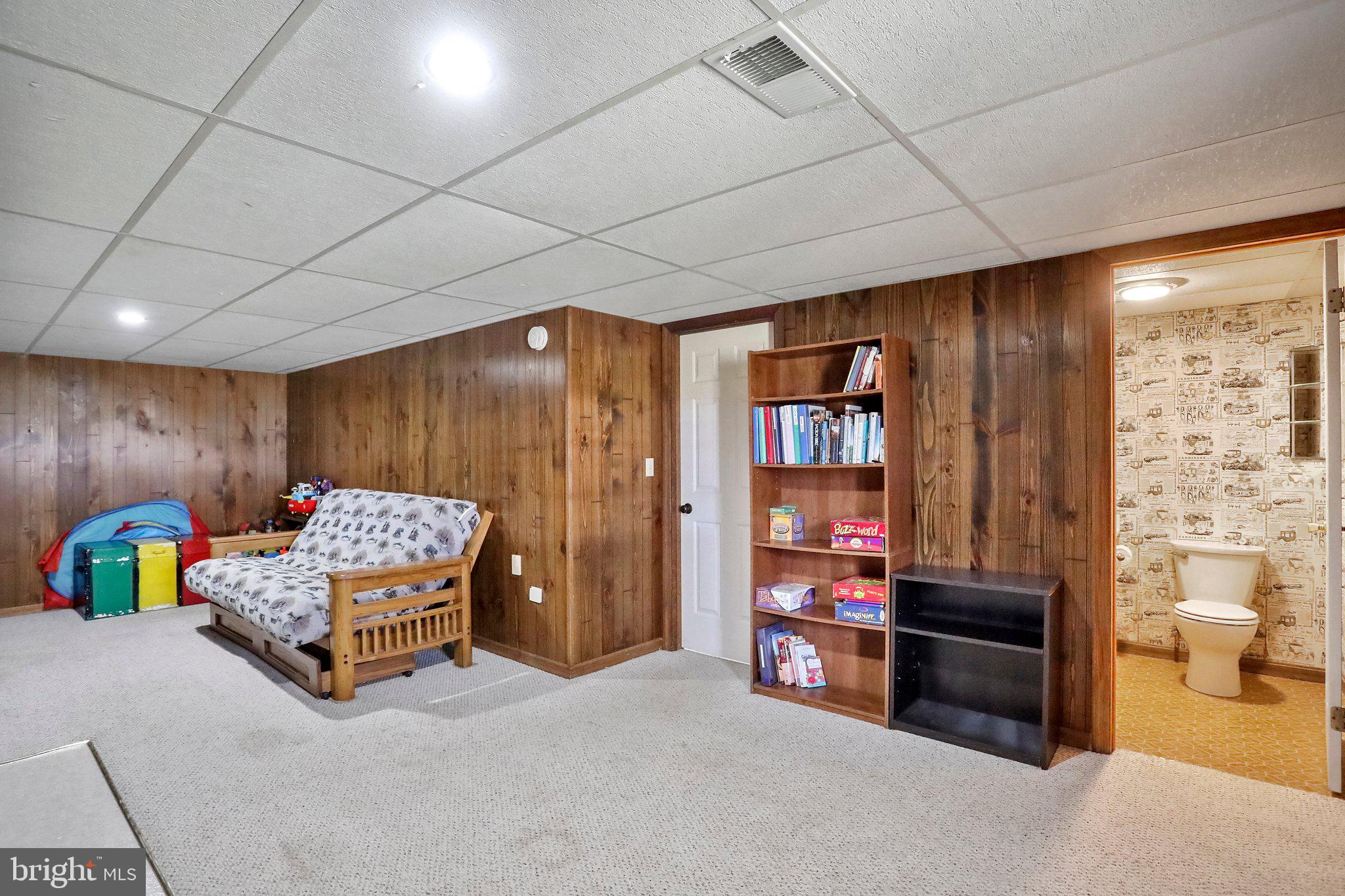 GOLDEN MEADOWS - Residential