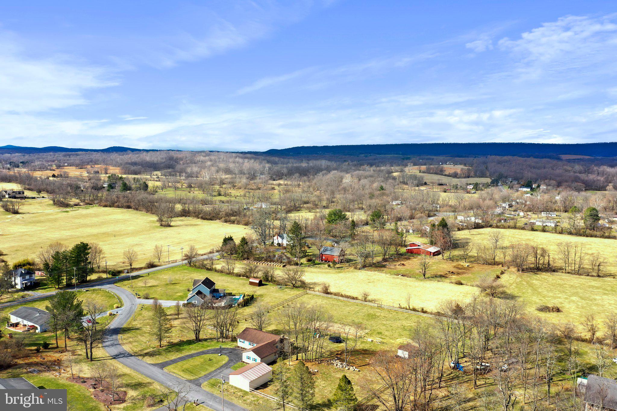 GOLDEN MEADOWS - Residential