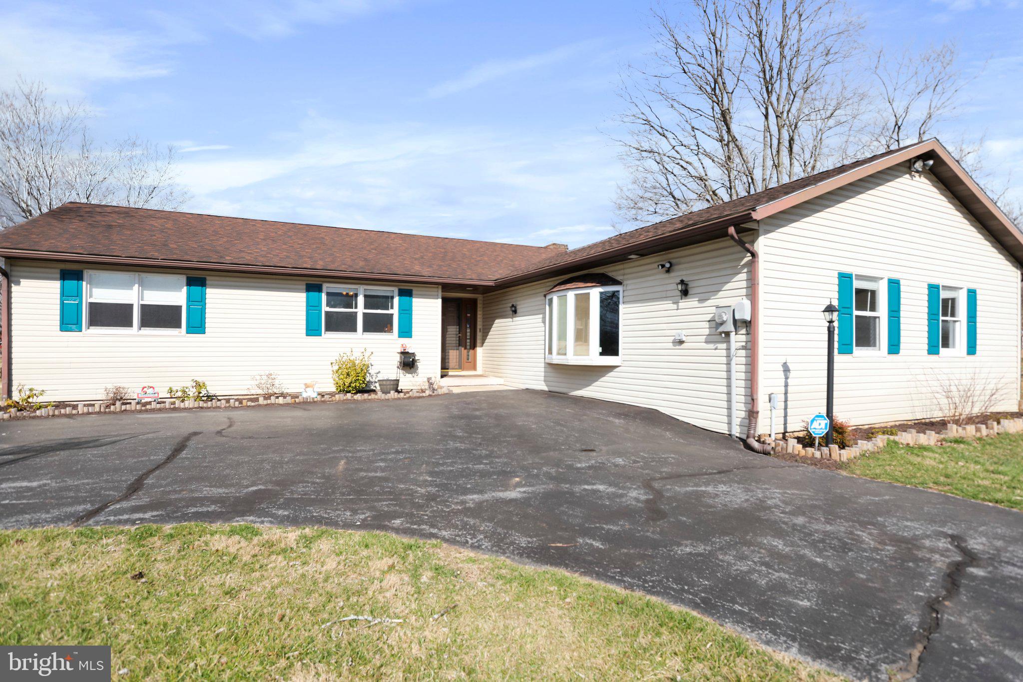 GOLDEN MEADOWS - Residential