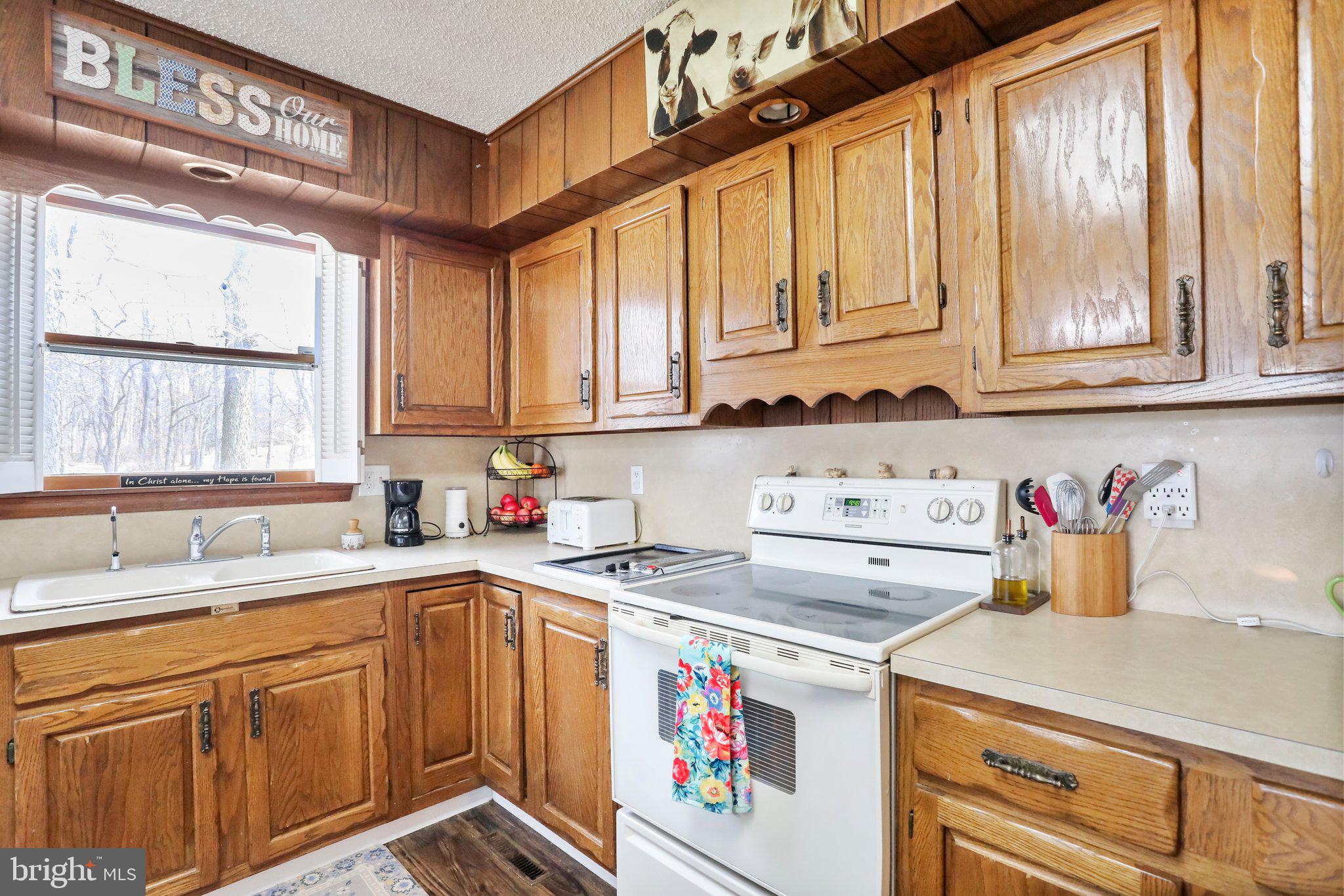 GOLDEN MEADOWS - Residential