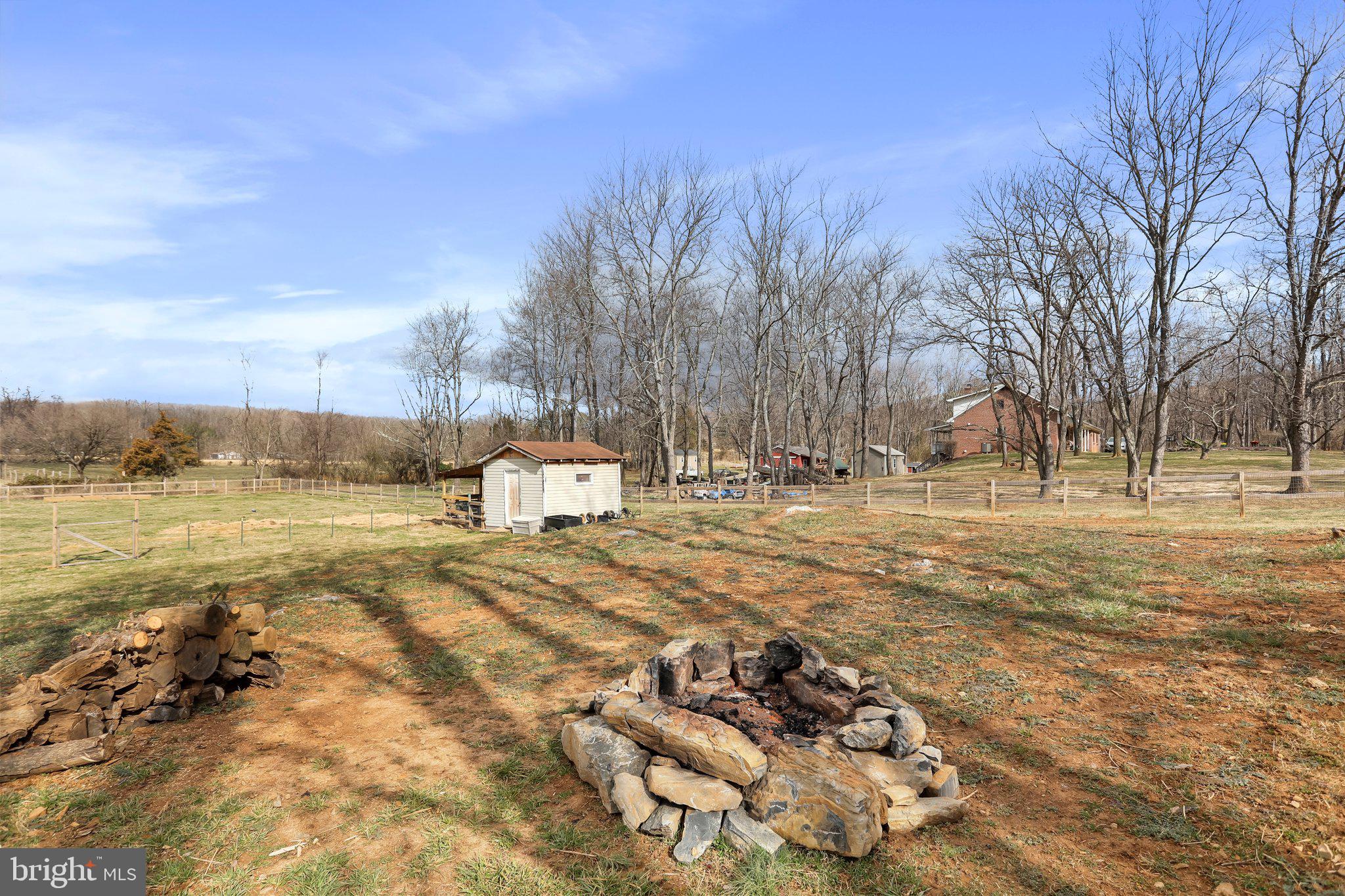 GOLDEN MEADOWS - Residential