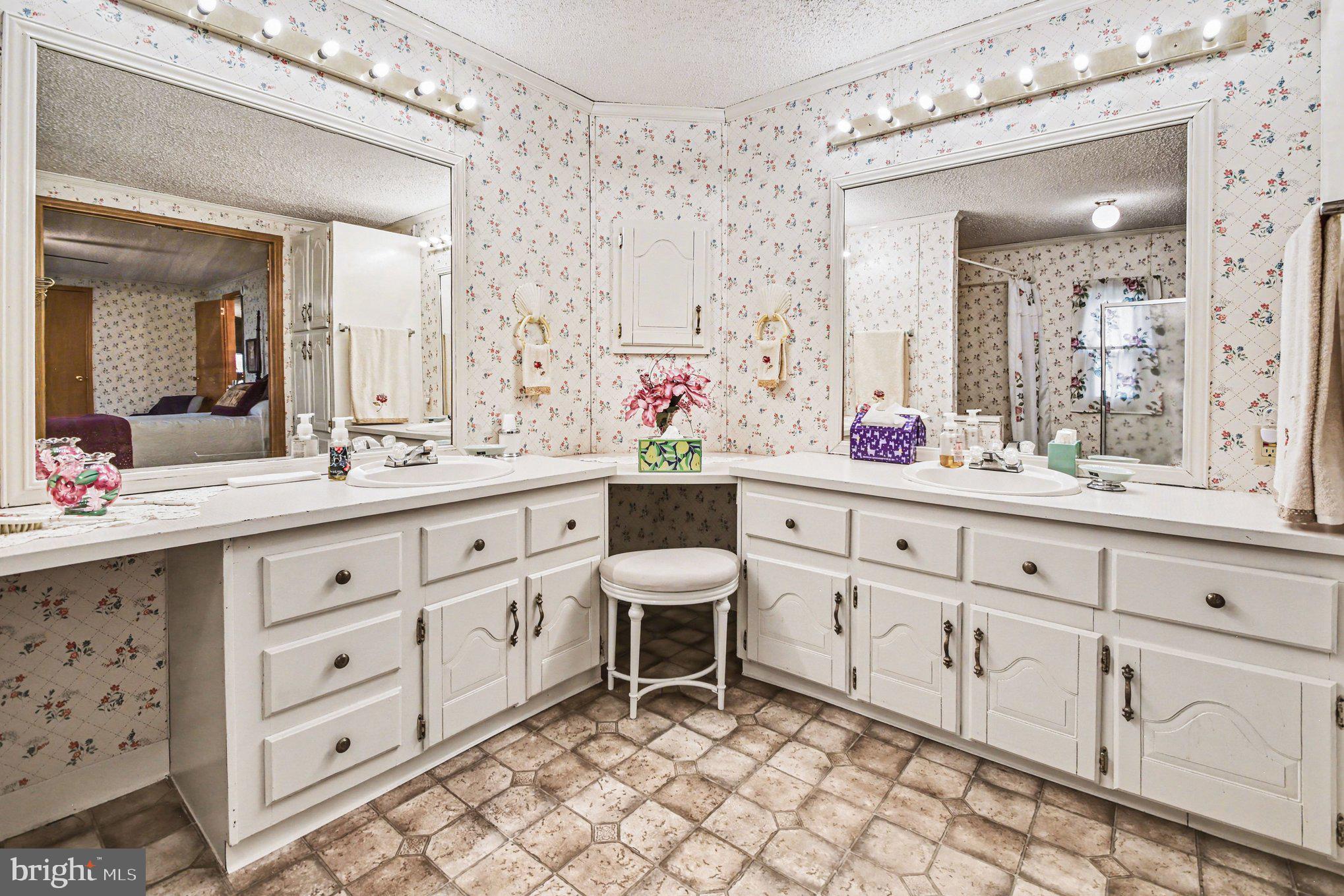 NESHAMINY FALLS - Residential