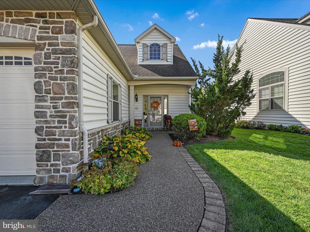 Photo of 16 Pfautz Circle, Elizabethtown, PA 17022 (MLS # PALA2059080)