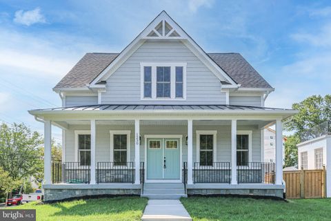 1230 WILLIAM STREET FREDERICKSBURG VA 22401