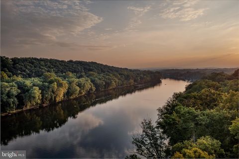 Townhouse For Sale - 23 Mississippi Point<br/> FALLING WATERS, WV 25419