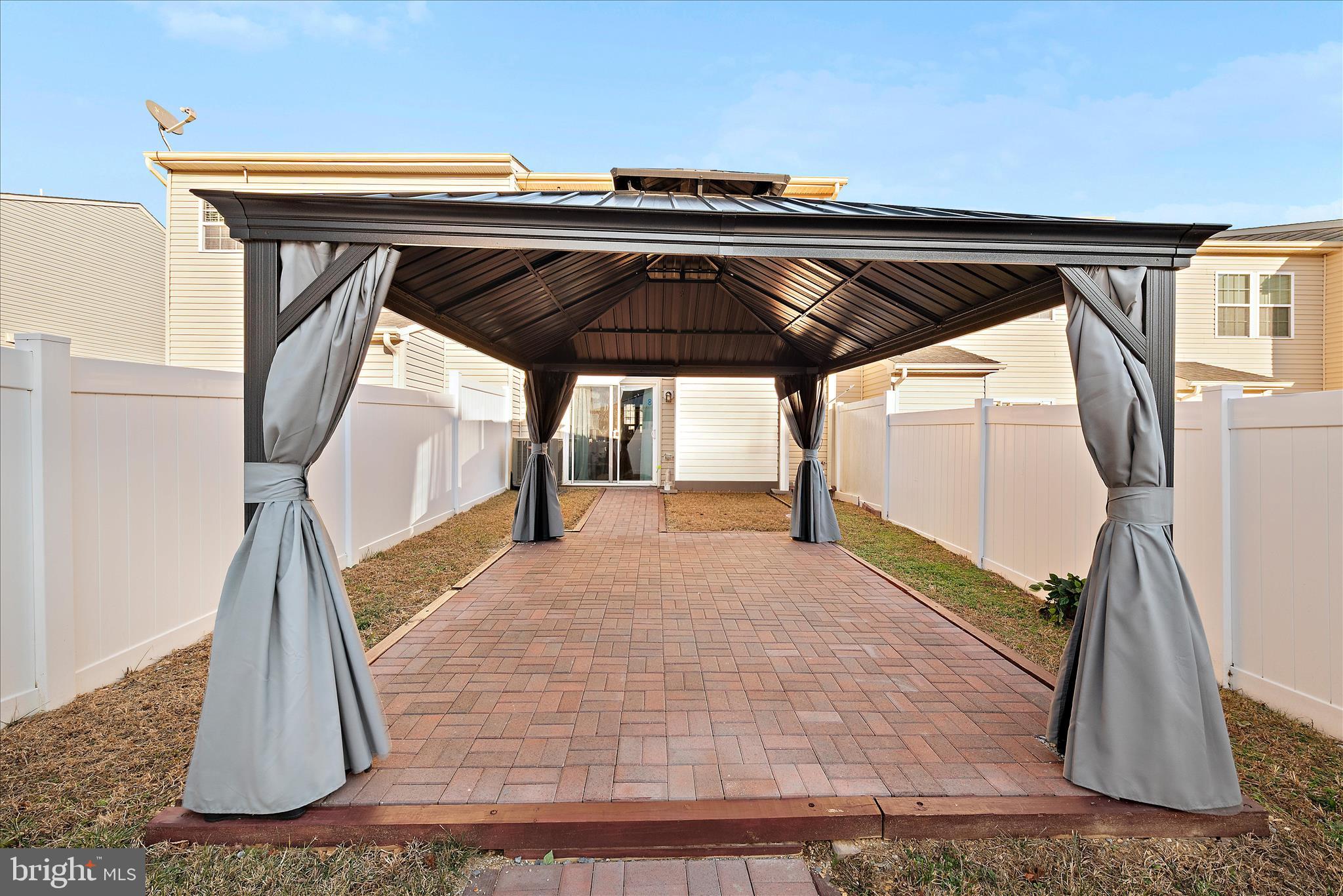 BROOKFIELD - Residential