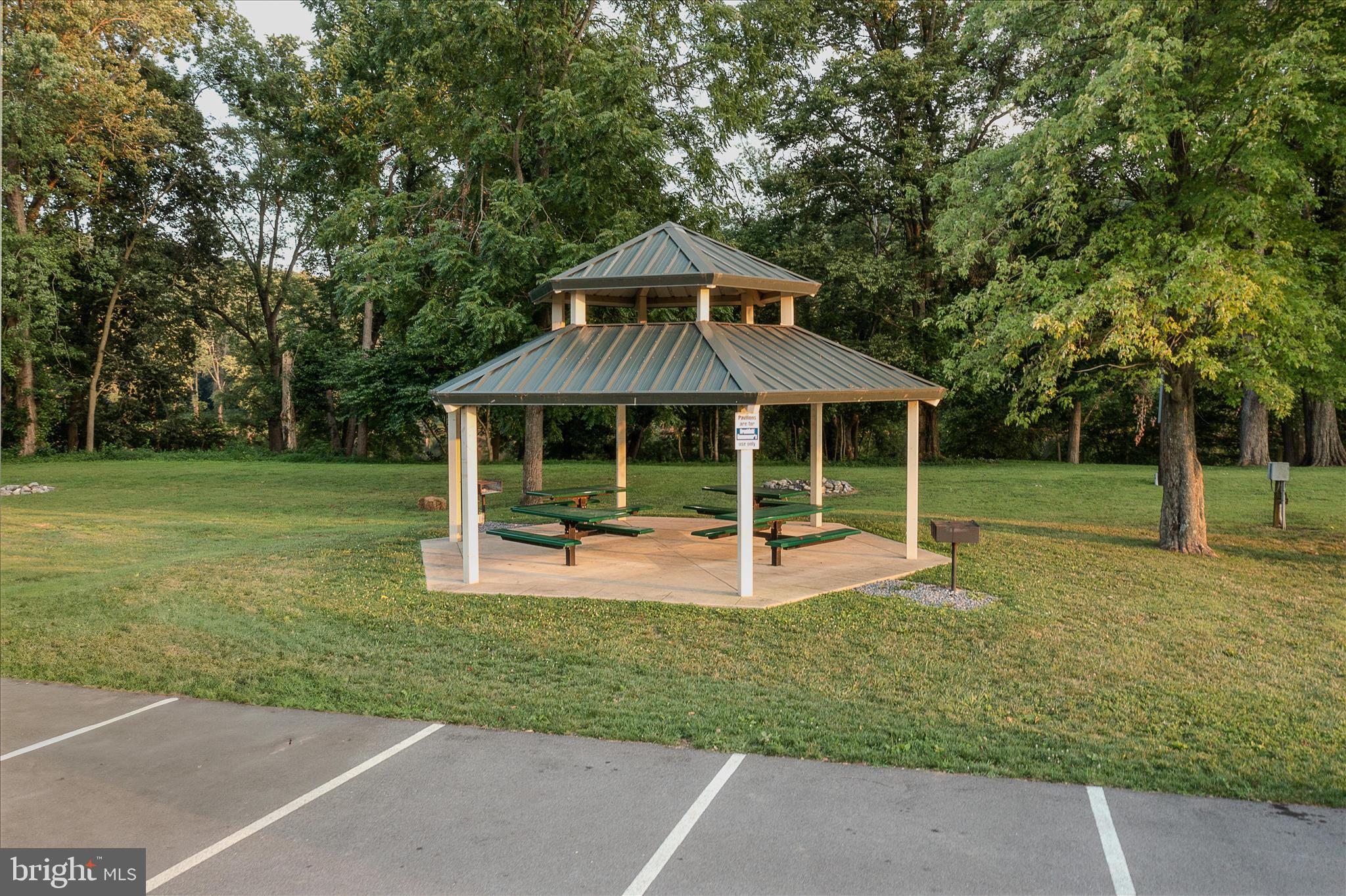 BROOKFIELD - Residential