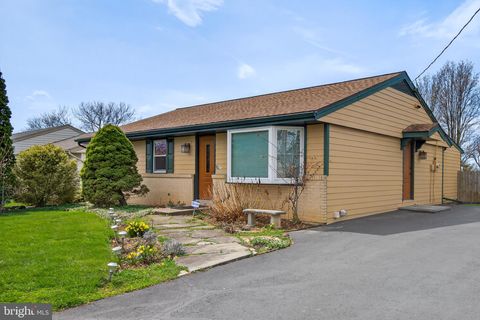 2256 HIGH STREET ELIZABETHTOWN PA 17022