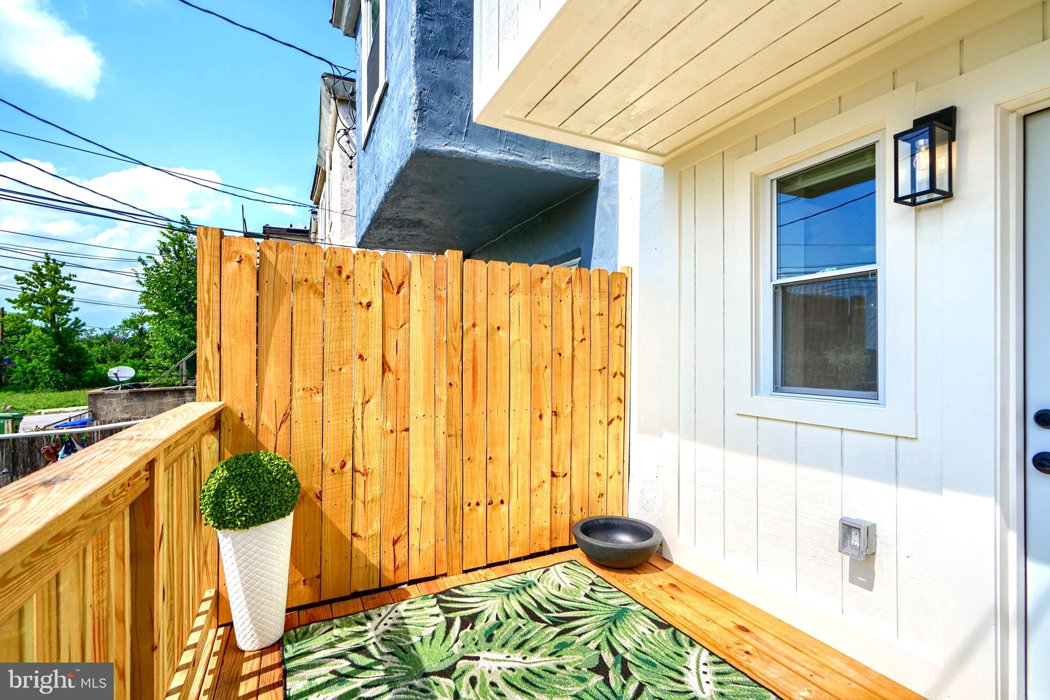 BROADWAY EAST - Residential