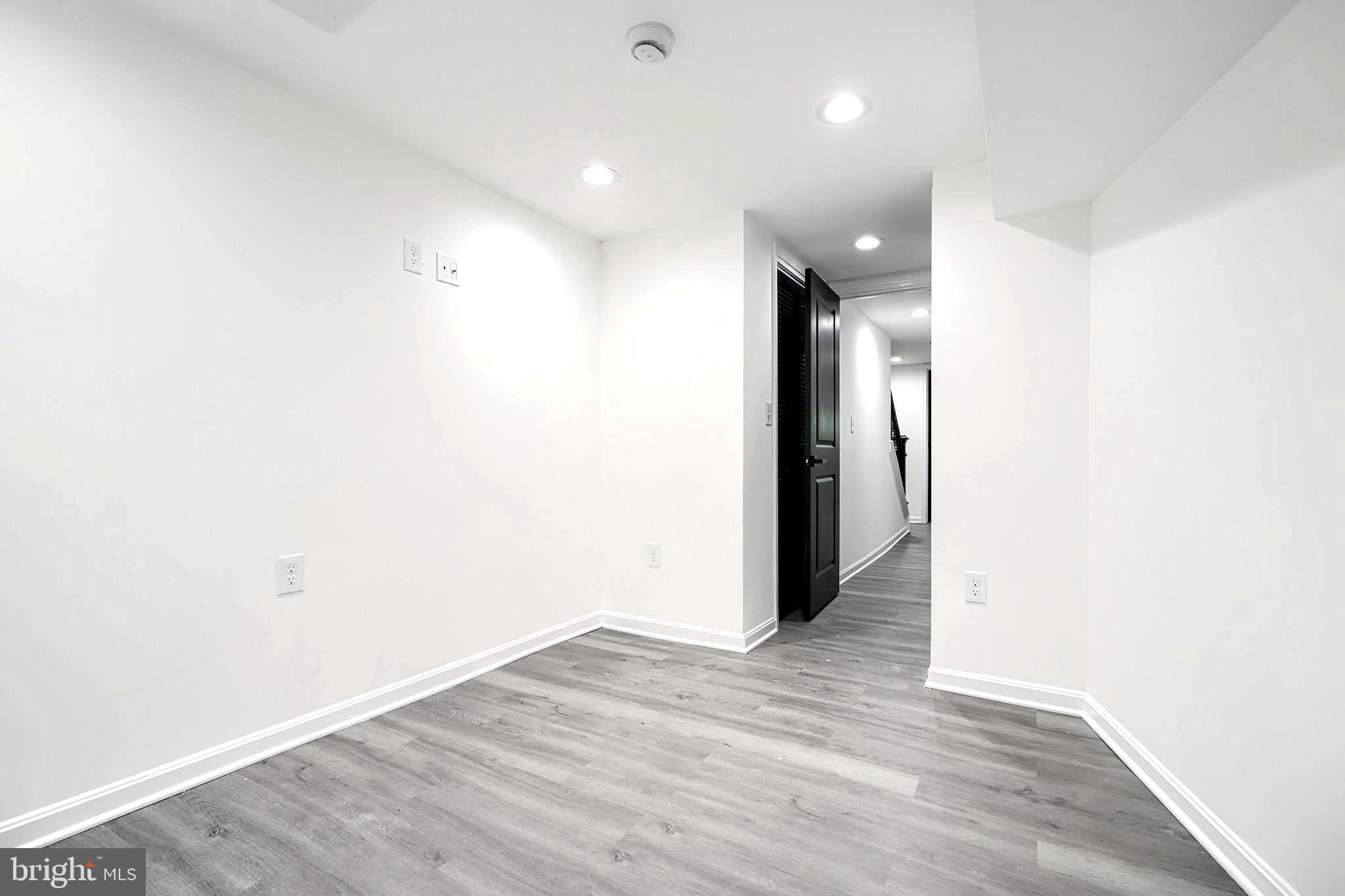 BROADWAY EAST - Residential