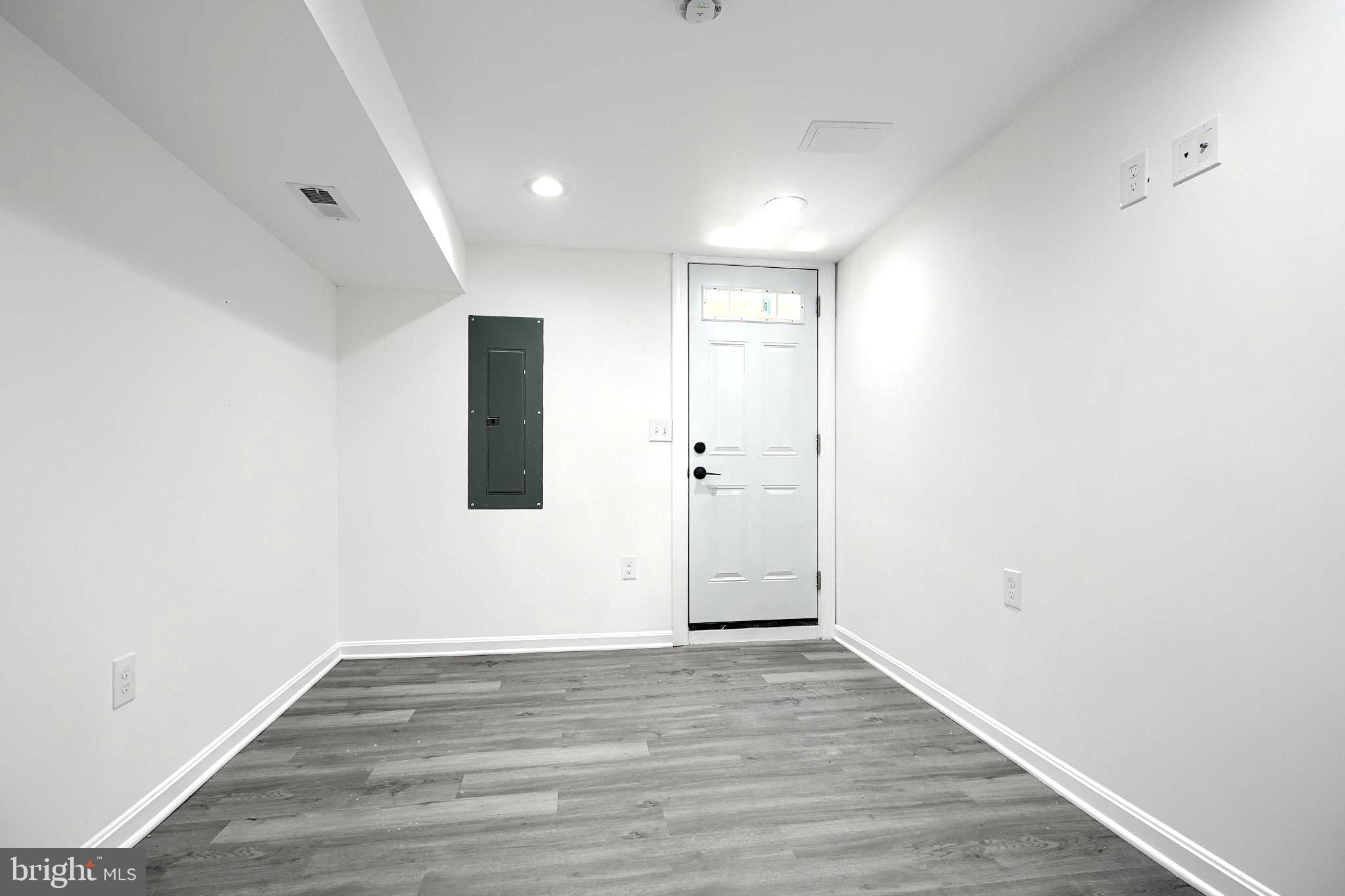 BROADWAY EAST - Residential