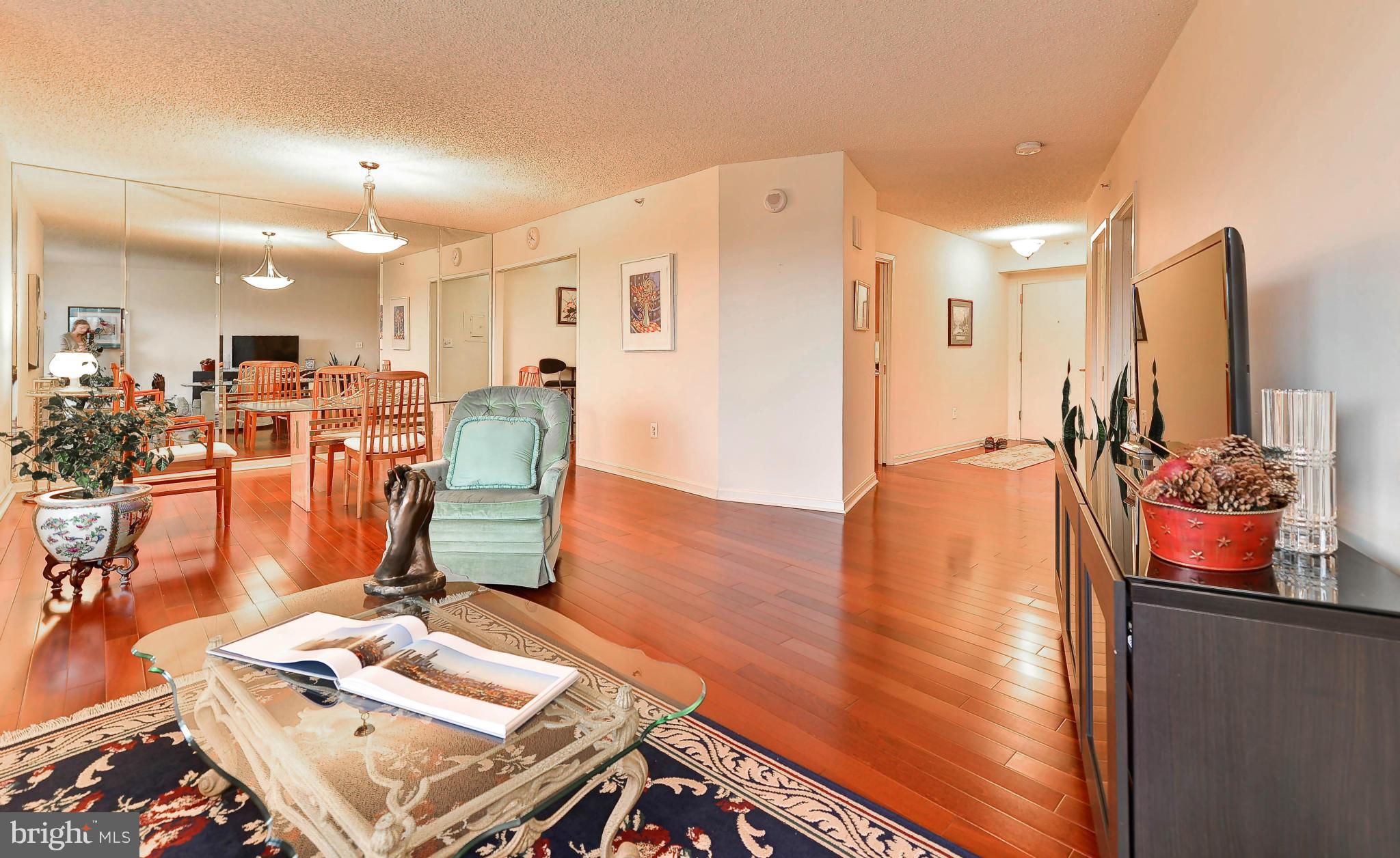 CRYSTAL GATEWAY - Residential