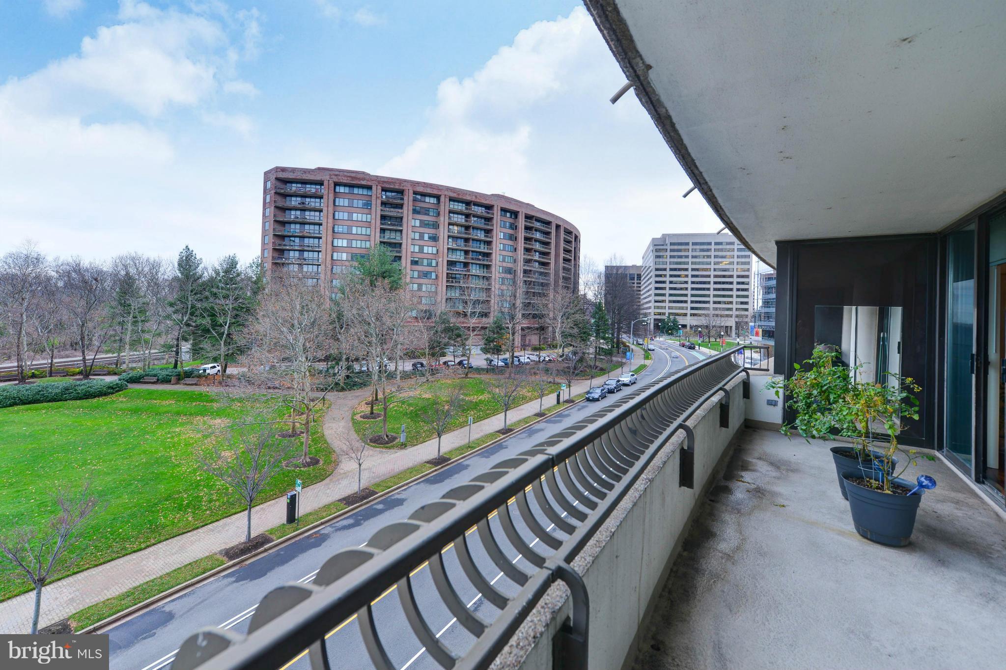 CRYSTAL GATEWAY - Residential