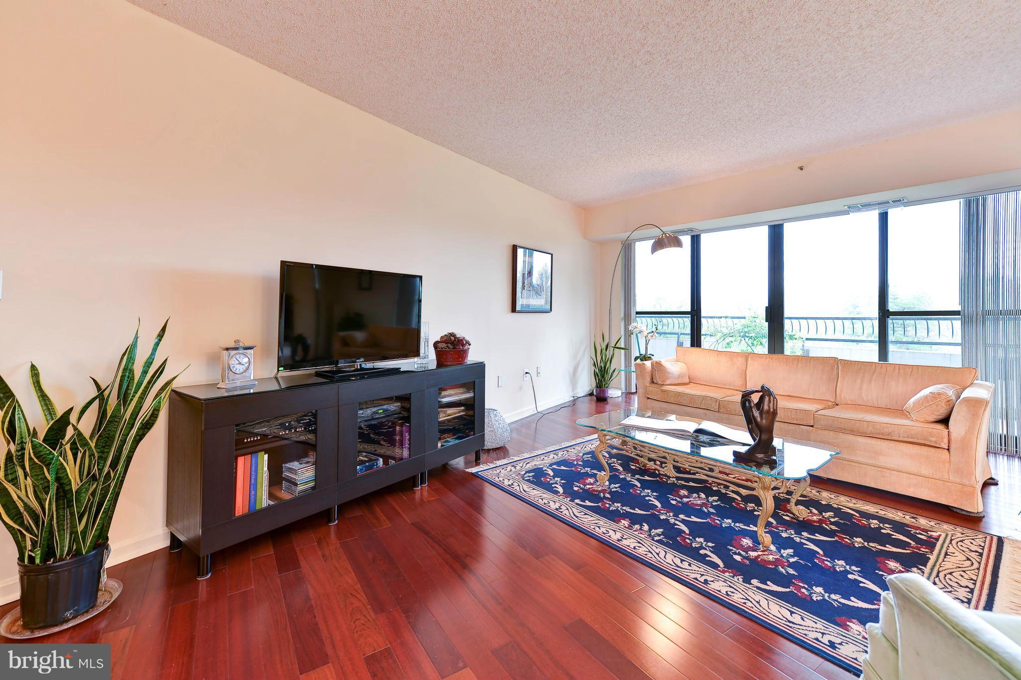 CRYSTAL GATEWAY - Residential