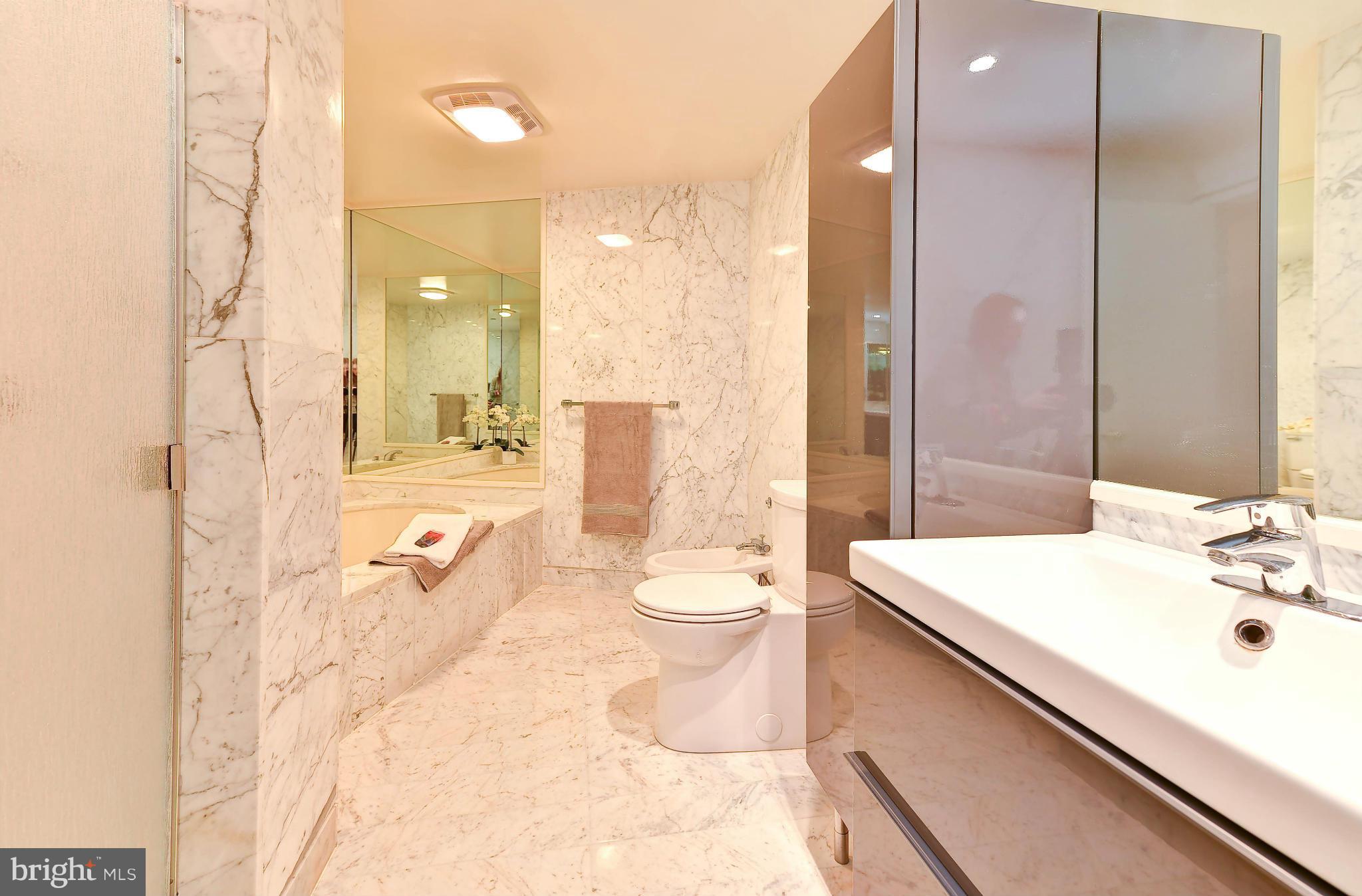 CRYSTAL GATEWAY - Residential