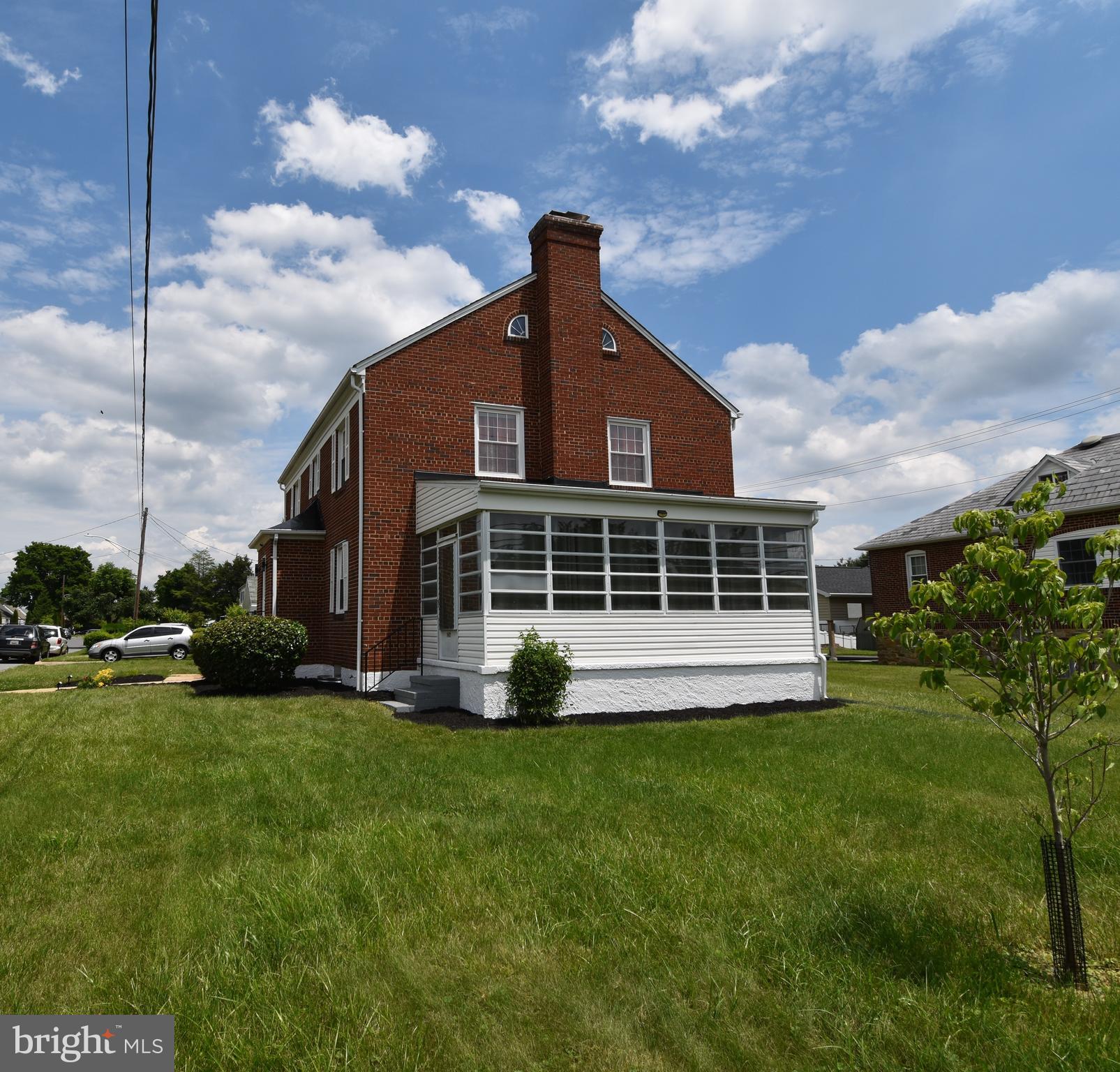 3403 N ROLLING ROAD