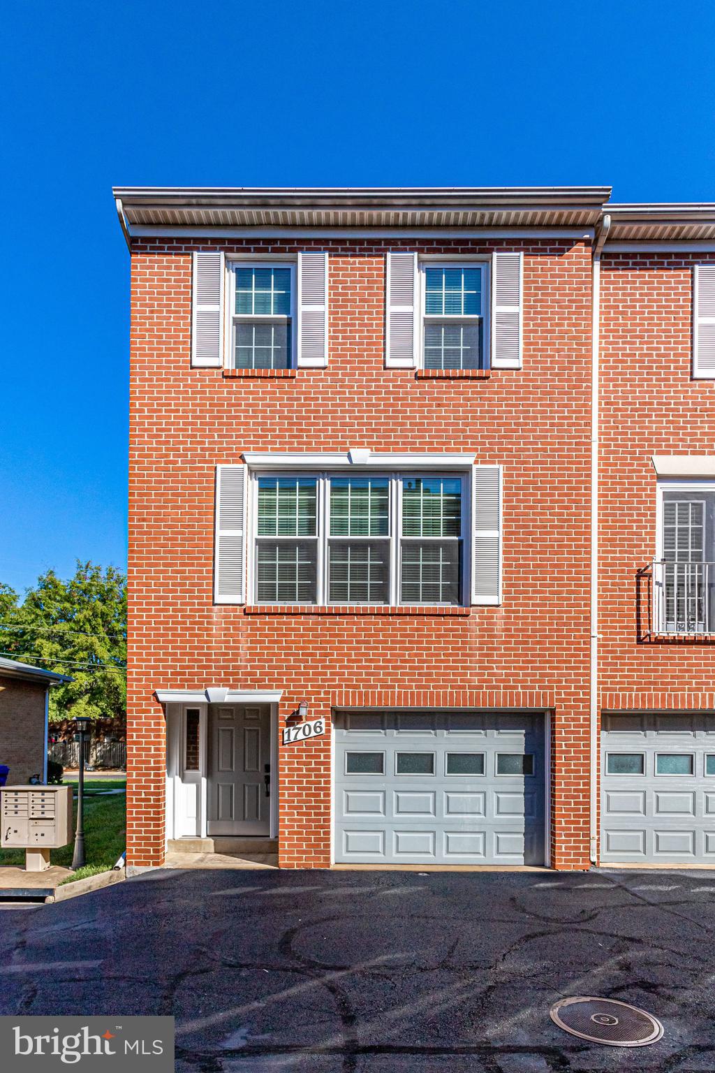 FAIRVIEW - Residential Lease