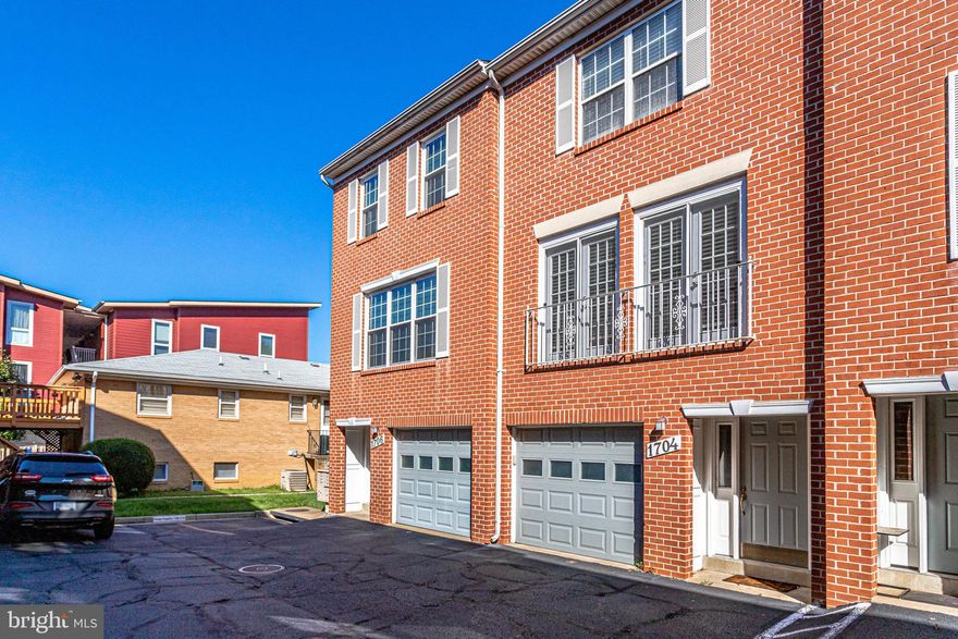 Parking spaces on either side of the 4-5 townhome block are 1st come, first serve.  Street parking is plentiful. 

Fabulous Townhome with 3 bedrooms, 3.5 Bathrooms, with a 1 car garage, and a private patio.  Renovated Kitchen with Granite countertop and updated cabinets, backsplash, and lighting.   Kitchen comes with eat in space and access to a private Deck with tree views.   Double sided gas place & hardwood floors in the living and dining rooms are great for entertaining and relaxing in.  Every bedroom comes with its own private bathroom, and the beautifully renovated primary bath has a deep soaking tub.  The lower-level bedroom opens to a private fenced in patio.   This lovely home provides a  1 car garage plus parking availability for an additional car.   Close to I- 395,  Pentagon, DC, Columbia Pike,  Shirlington and Amazon Headquarters.  Also nearby are Walter Reed Community Center and Army-Navy Country Club,   Just 1/2 mile up Edgewood Street is the  Columbia Pike corridor with coffee shops and restaurants.