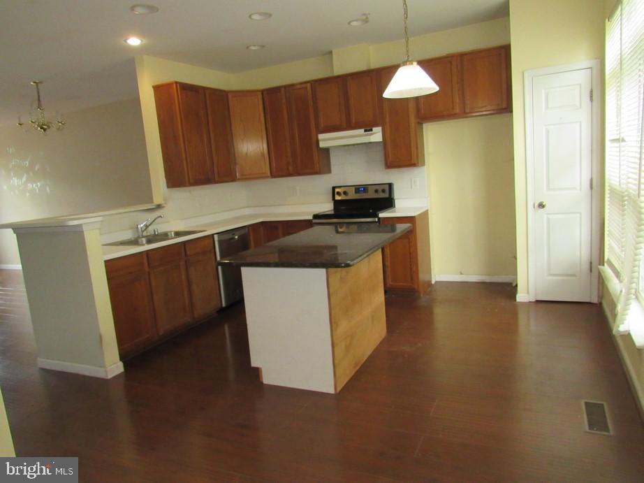 COUNTRY WALK - Residential