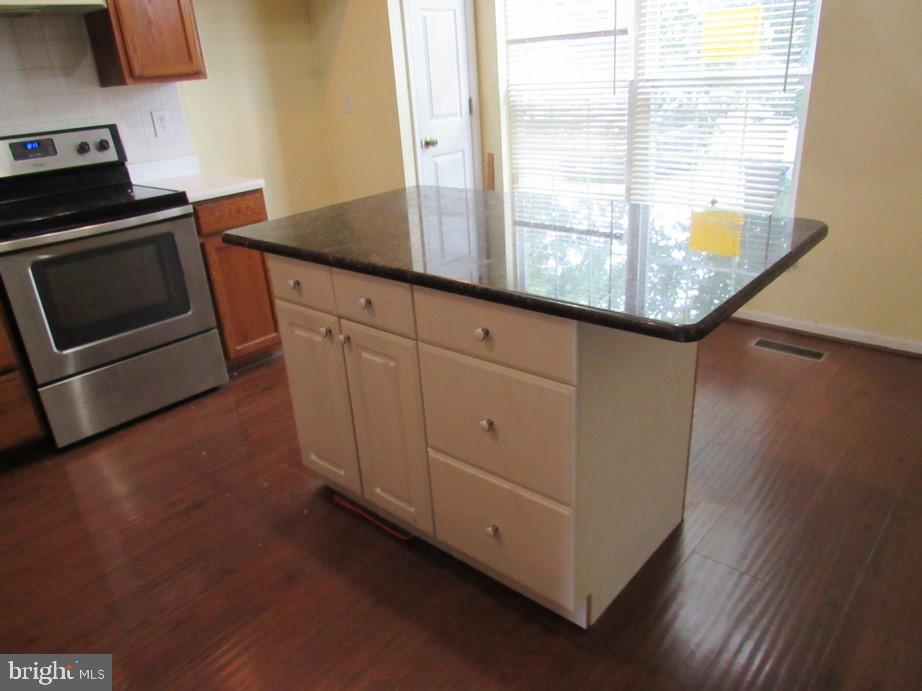 COUNTRY WALK - Residential