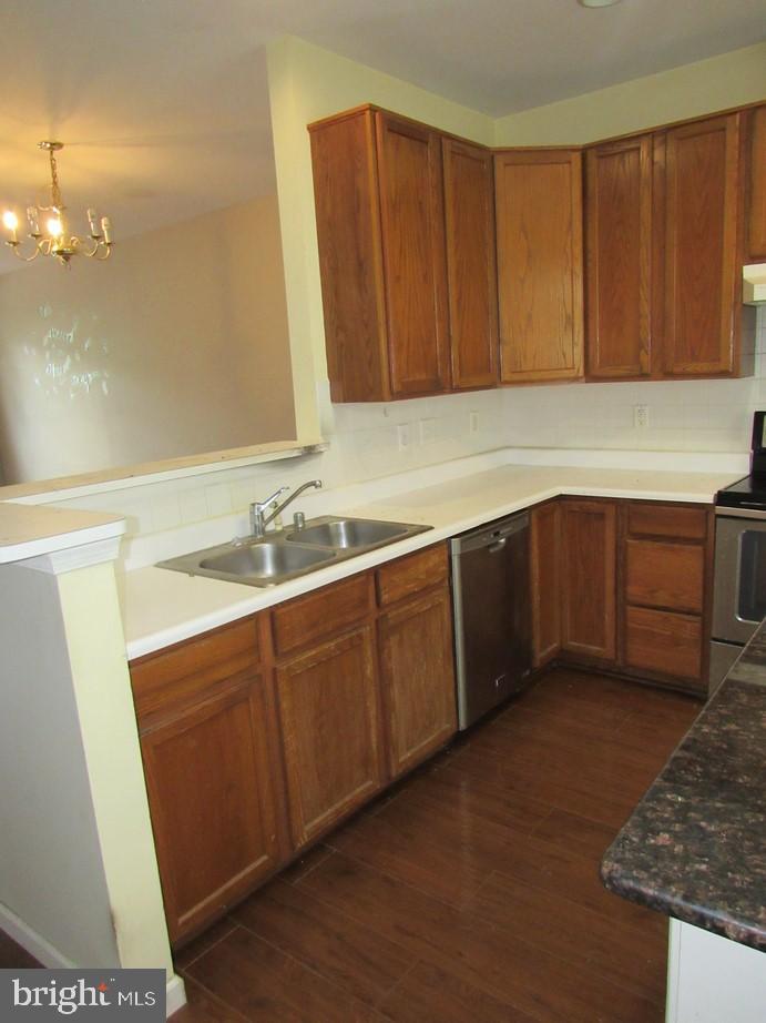 COUNTRY WALK - Residential