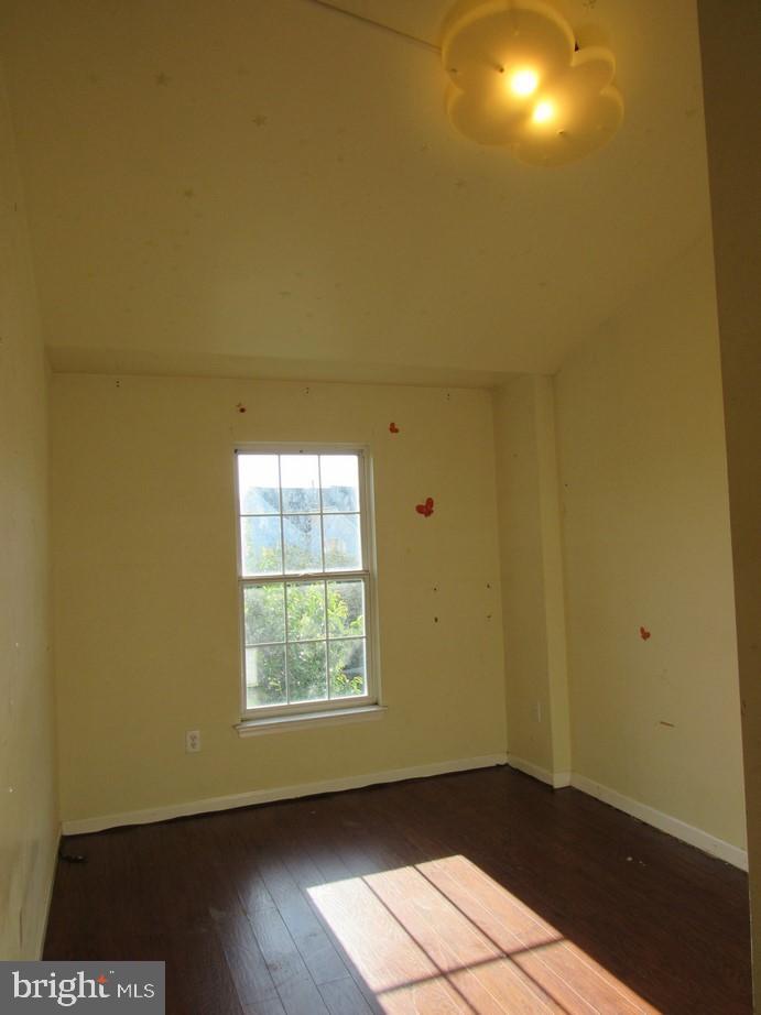 COUNTRY WALK - Residential