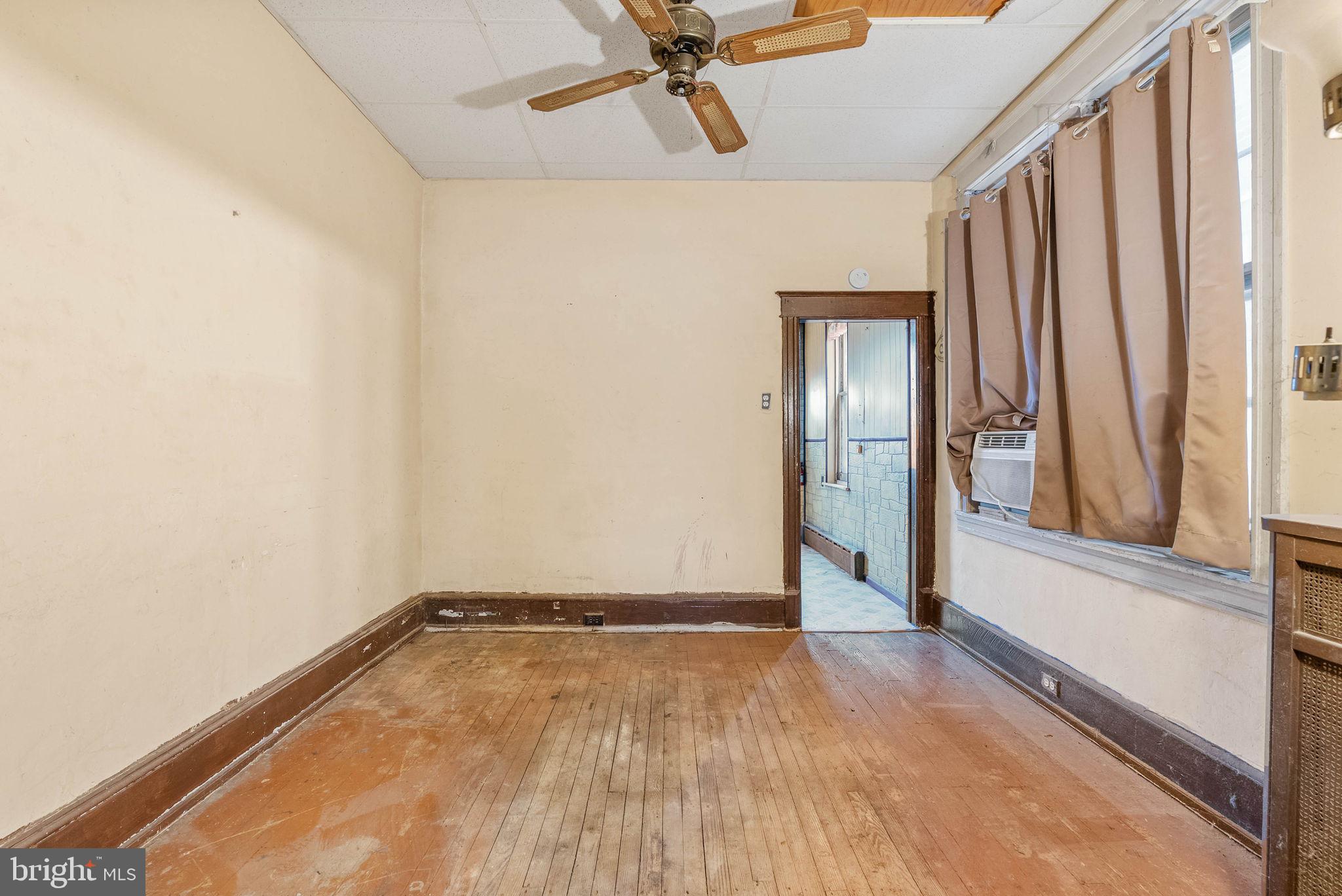 PORT RICHMOND - Residential