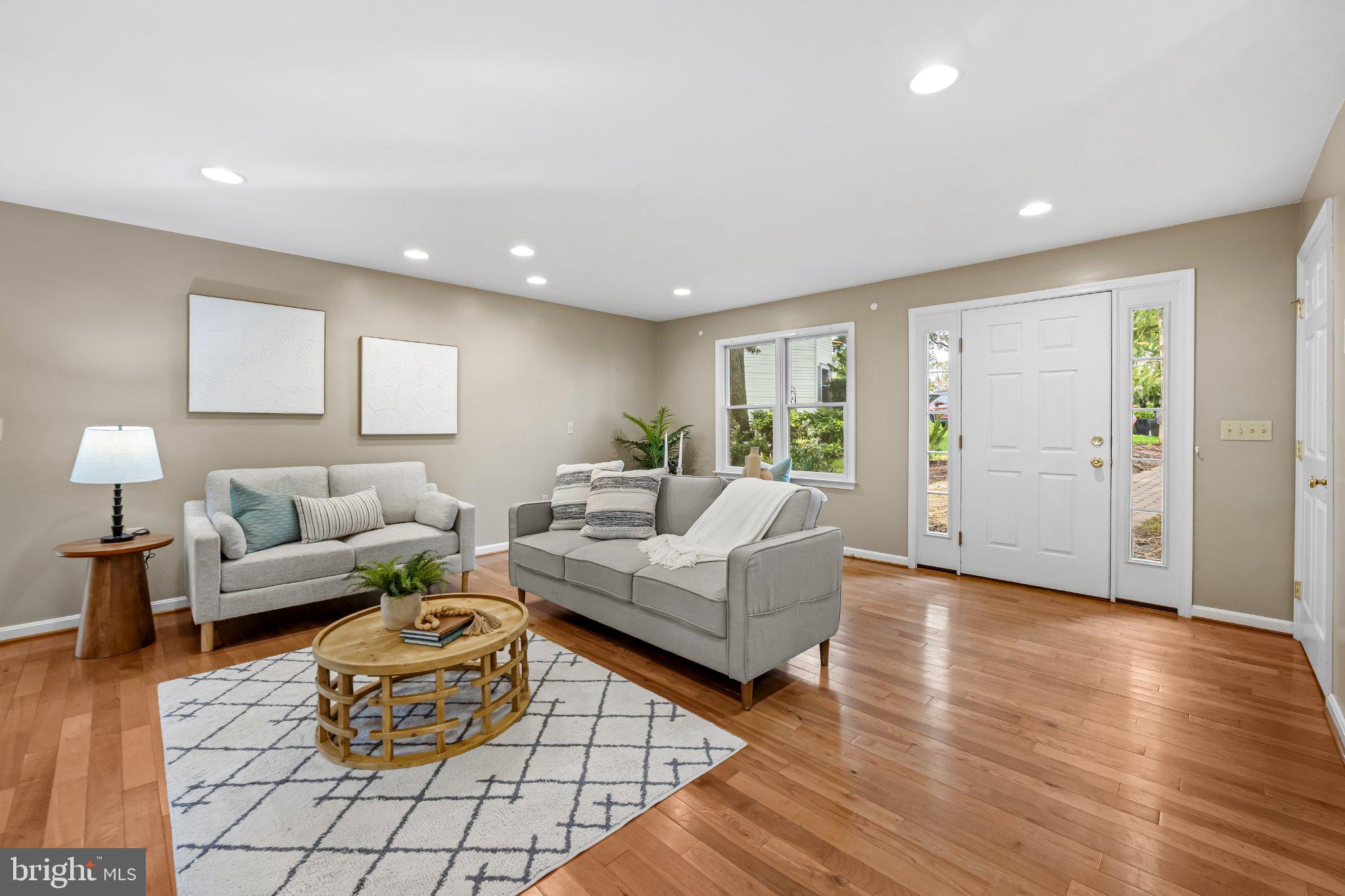1161 GREEN HOLLY DRIVE