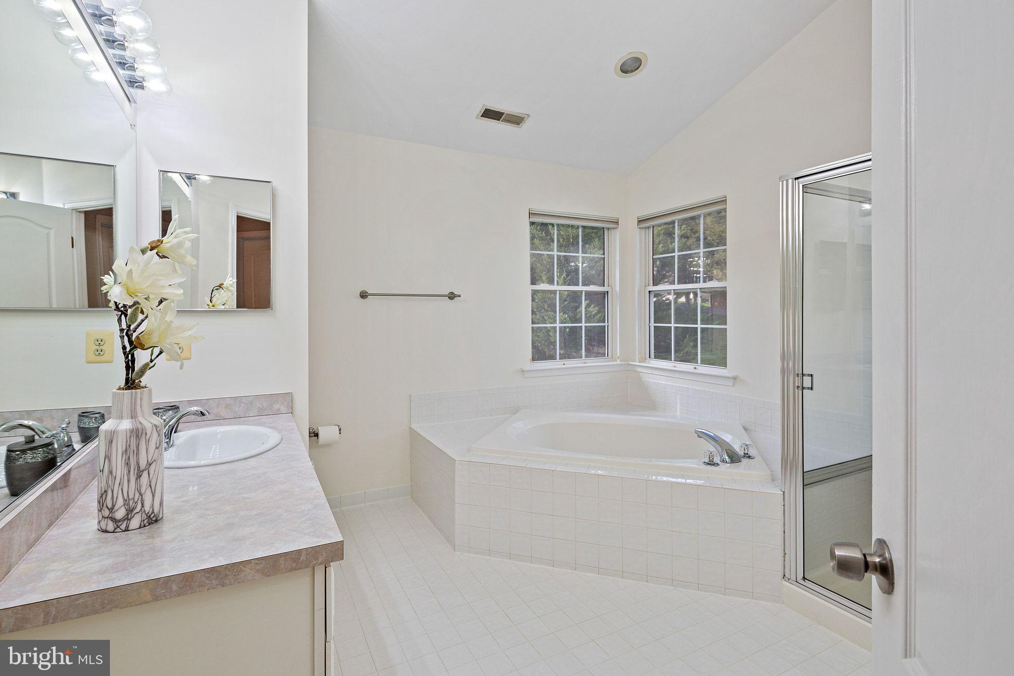 HAWK RIDGE FARM - Residential