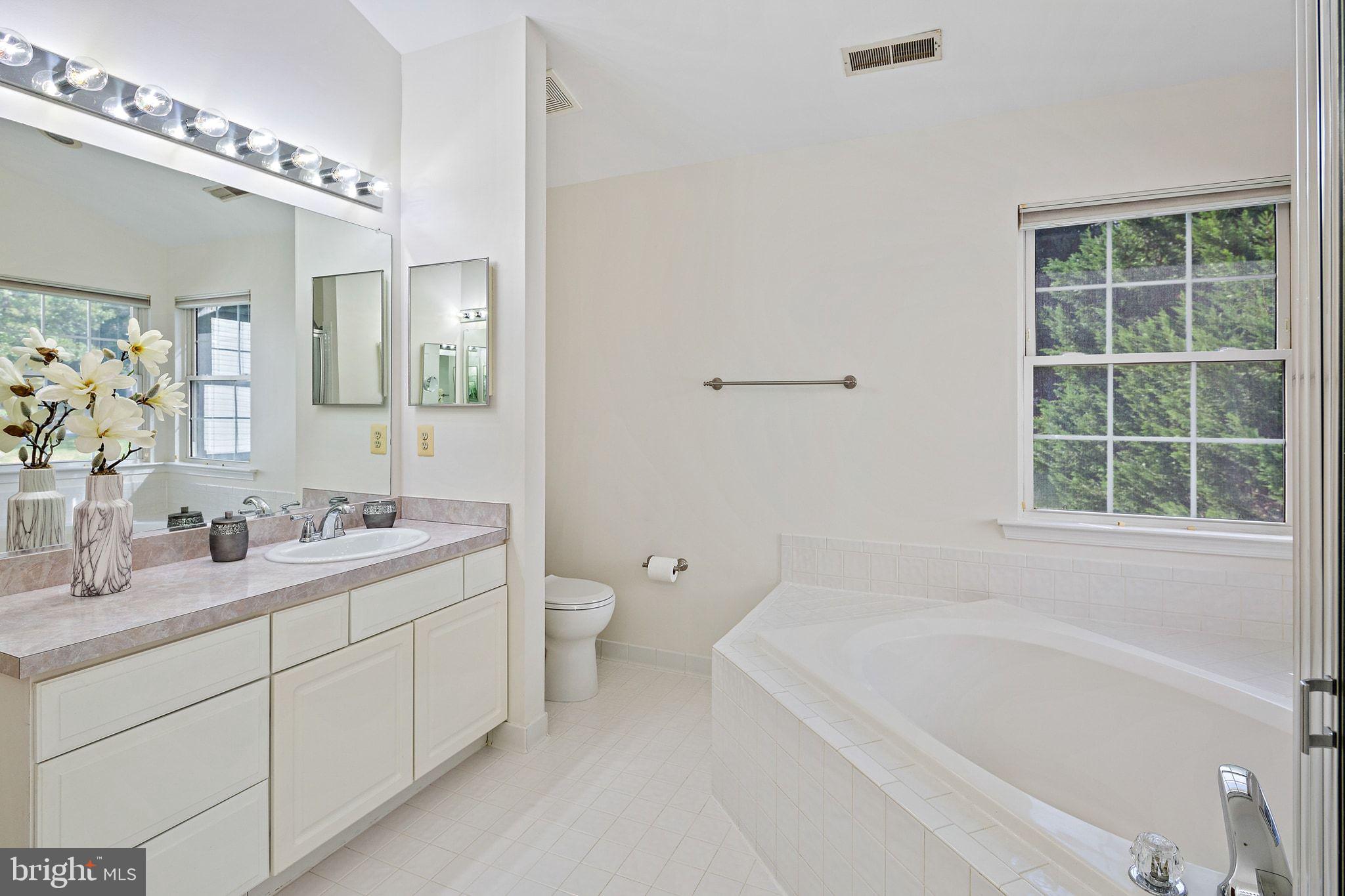 HAWK RIDGE FARM - Residential