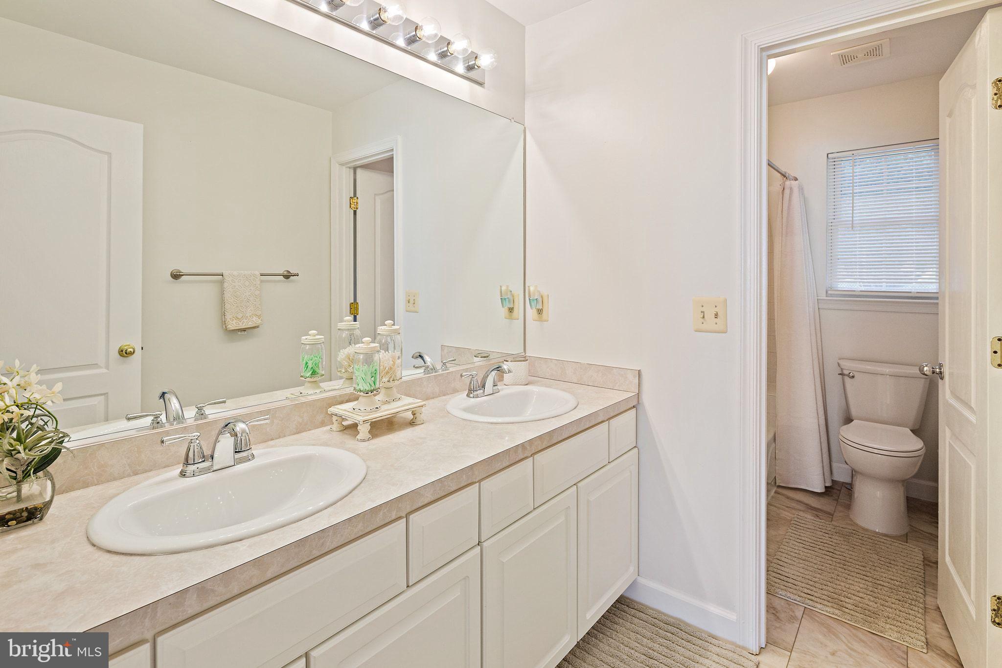 HAWK RIDGE FARM - Residential