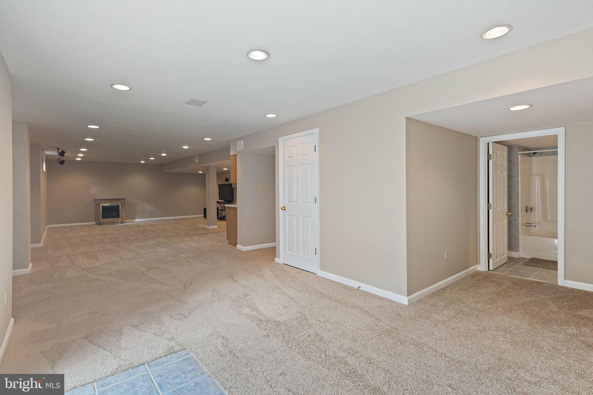 HAWK RIDGE FARM - Residential