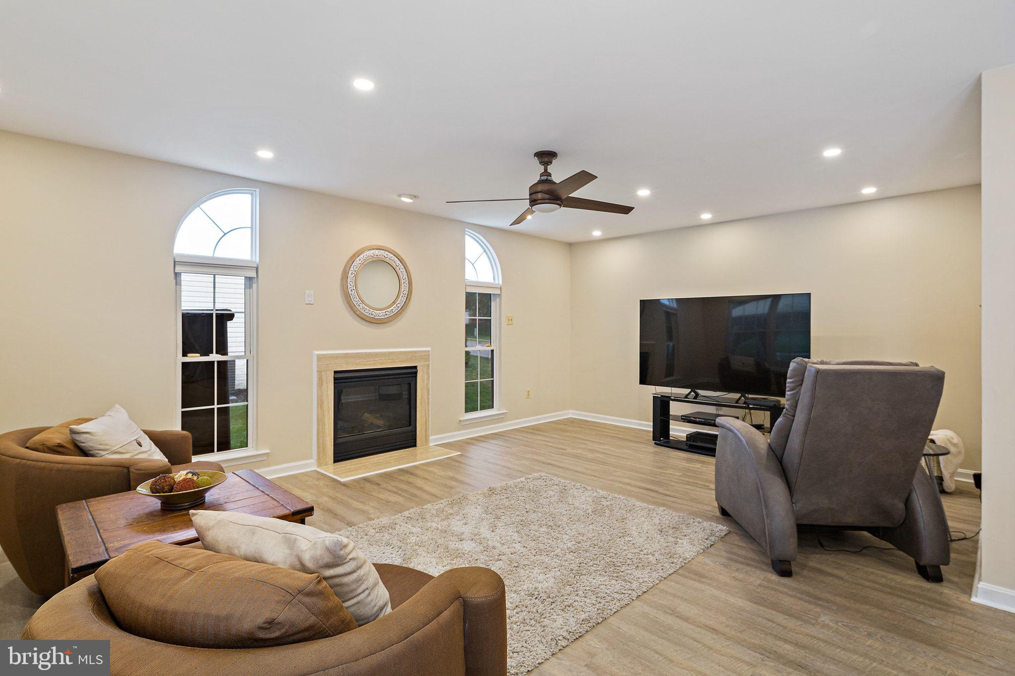 HAWK RIDGE FARM - Residential