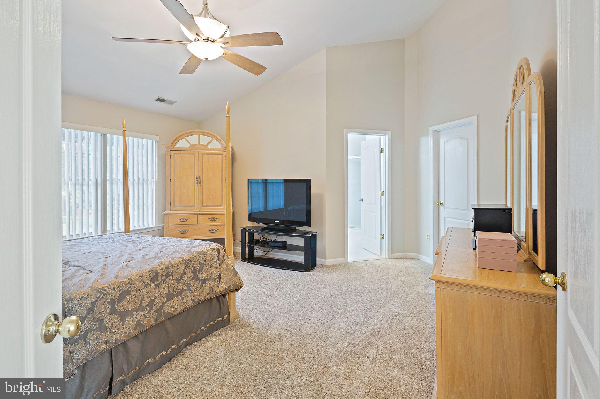 HAWK RIDGE FARM - Residential