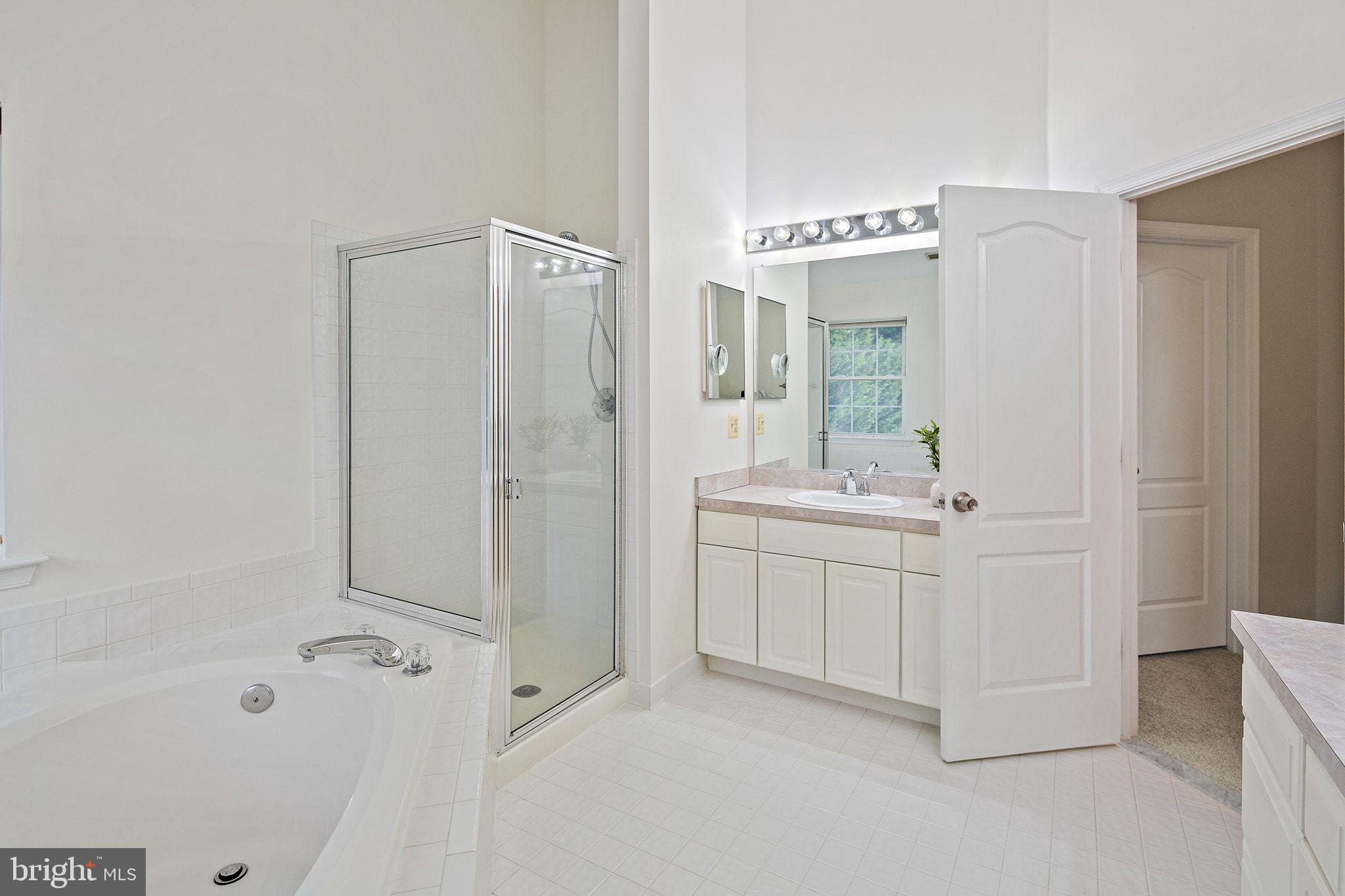 HAWK RIDGE FARM - Residential