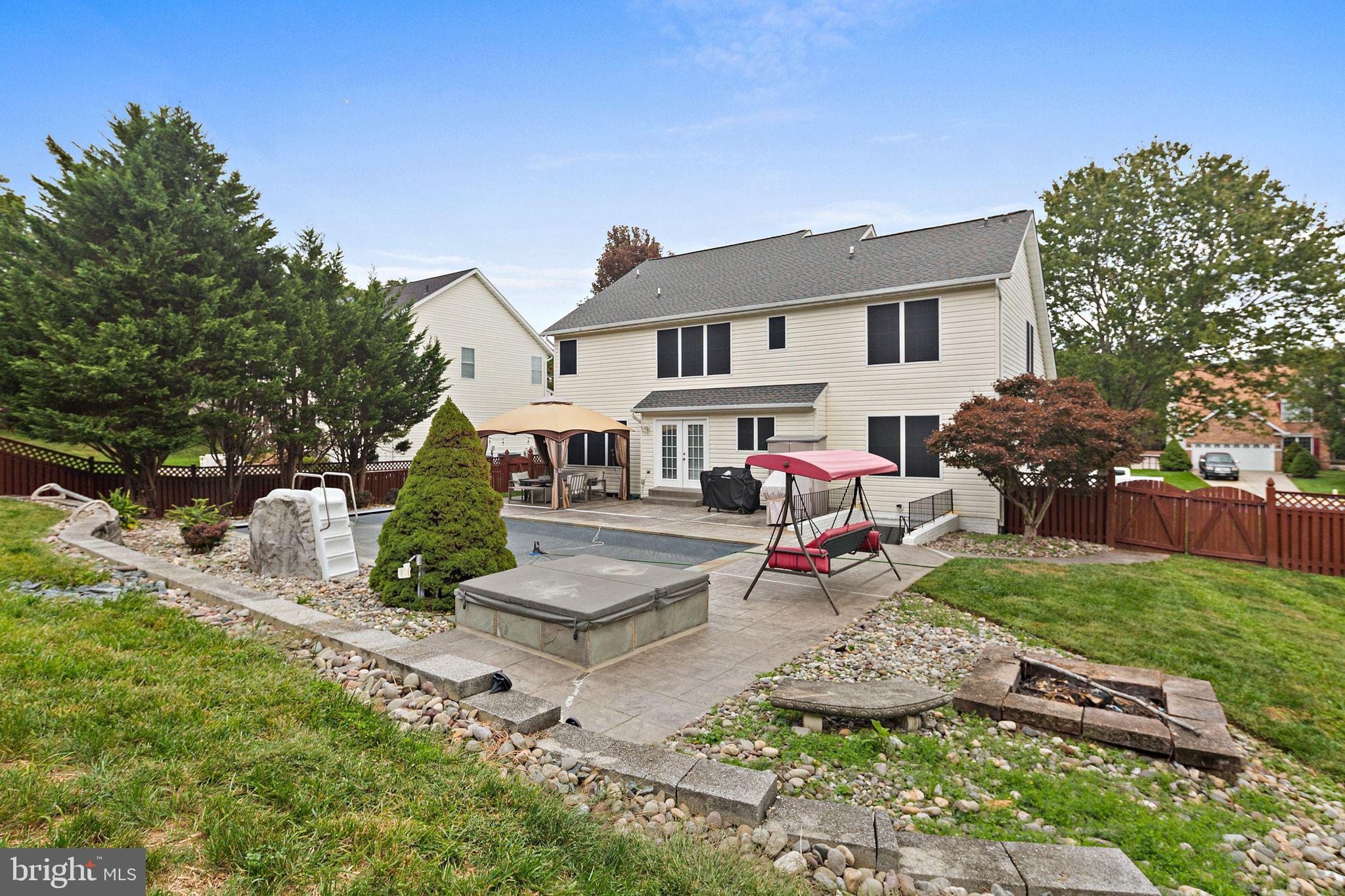 HAWK RIDGE FARM - Residential