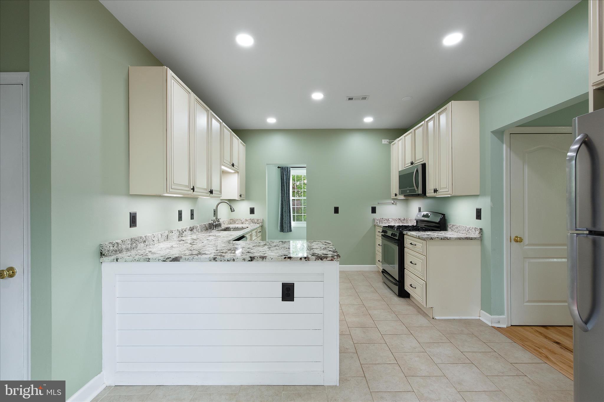 DISNEY ESTATES - Residential