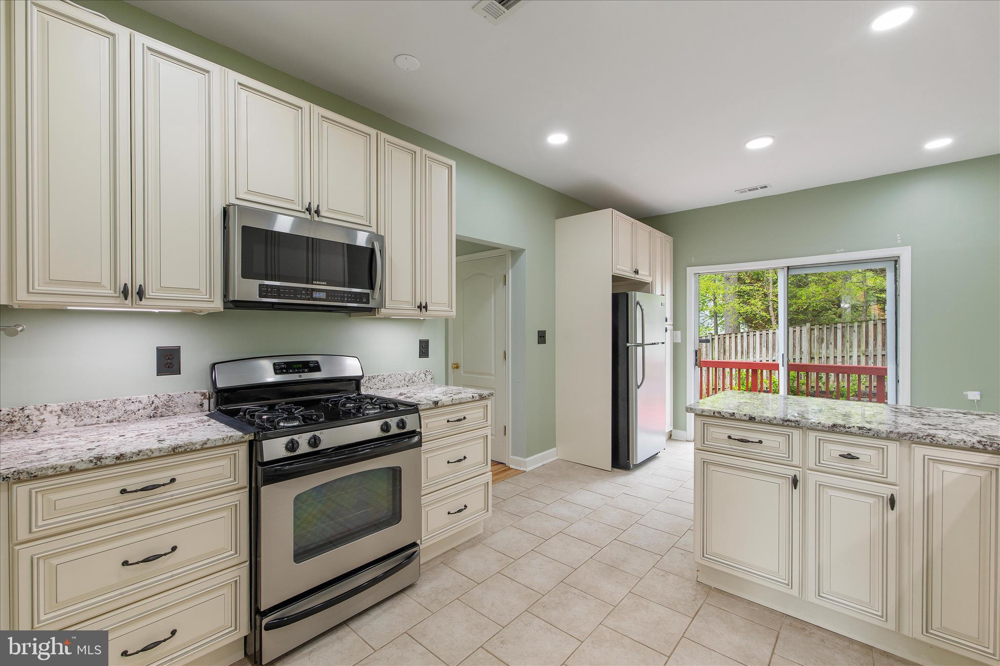 DISNEY ESTATES - Residential