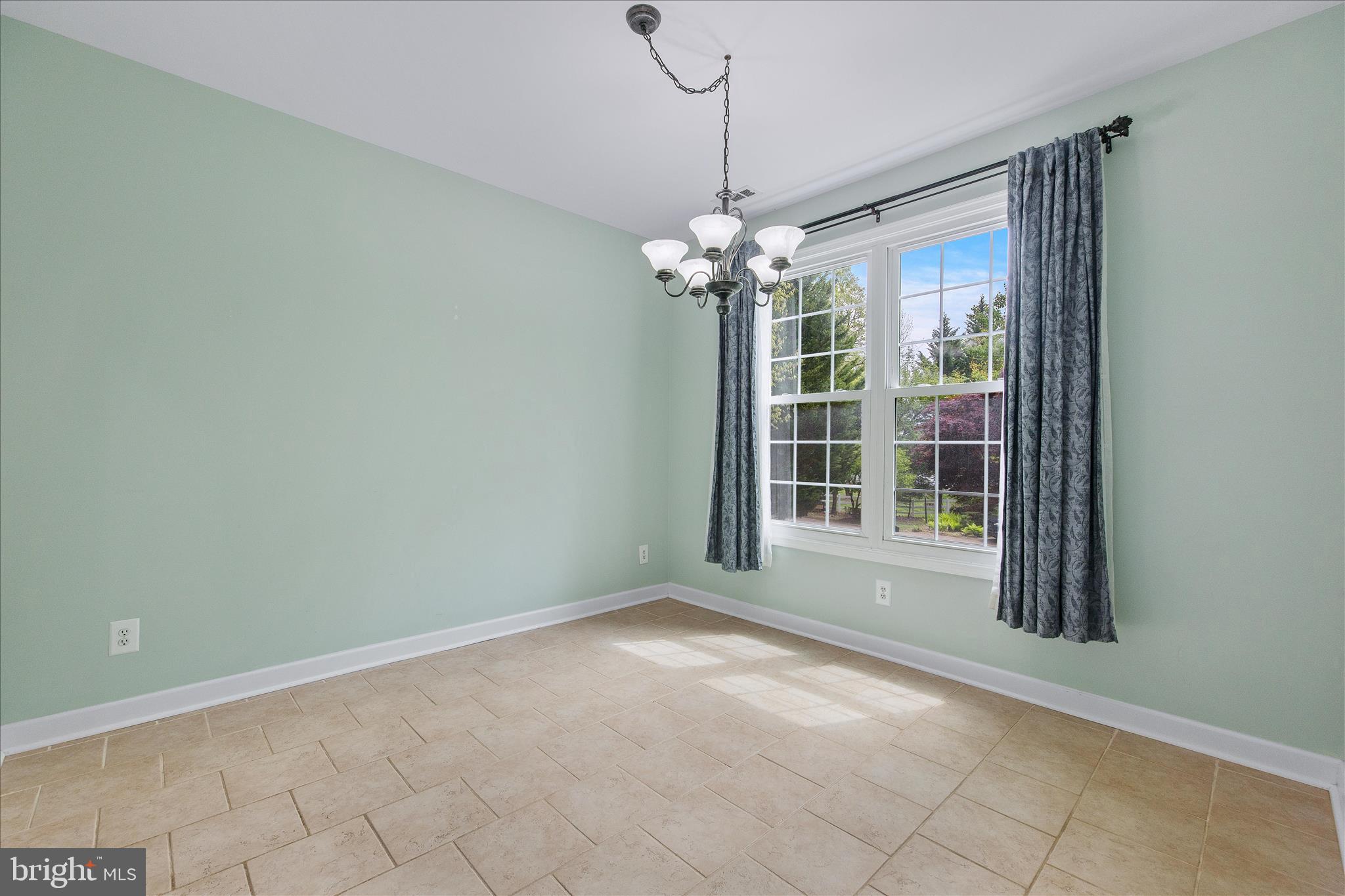 DISNEY ESTATES - Residential