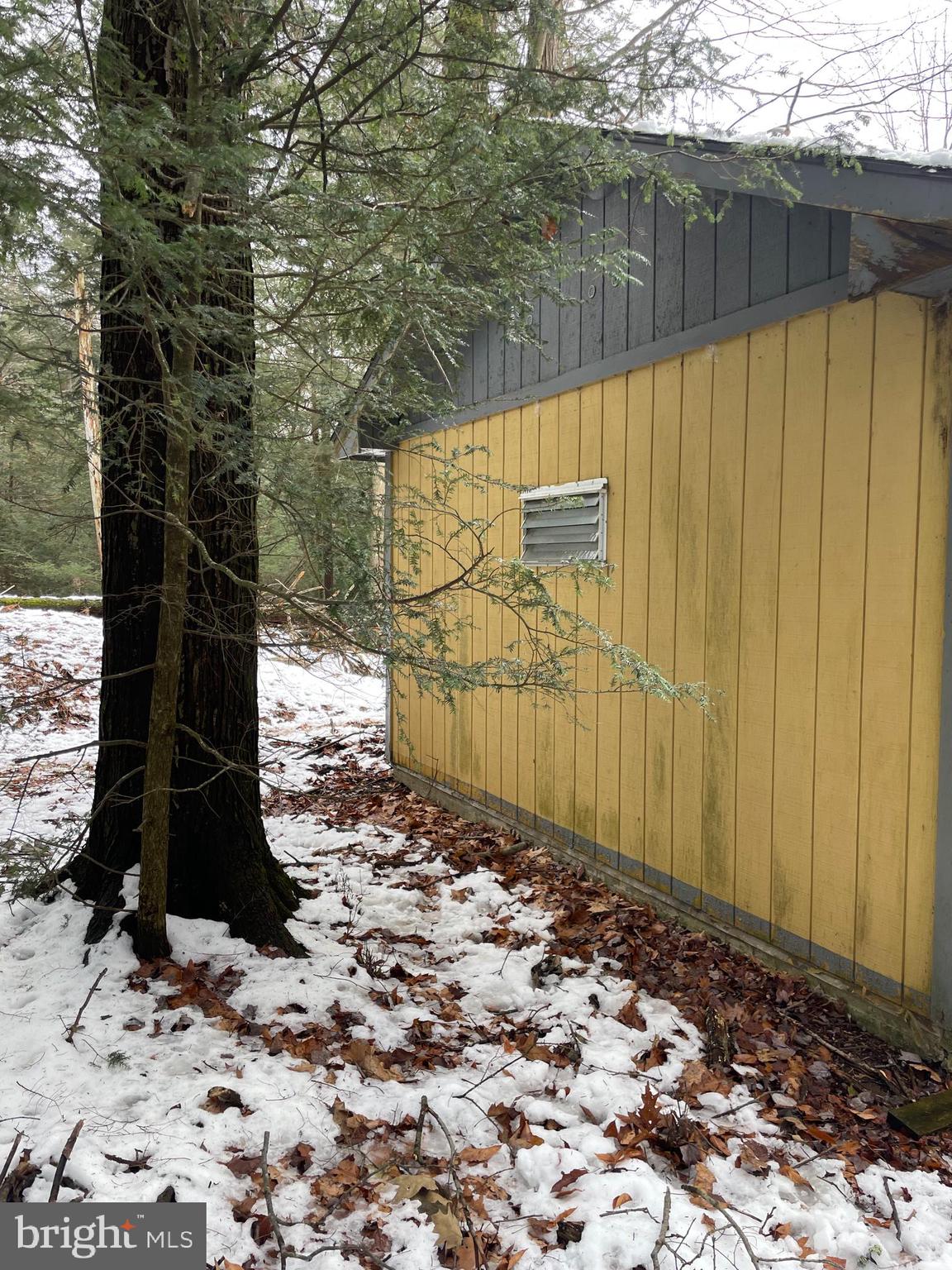 HOLIDAY POCONO - Land