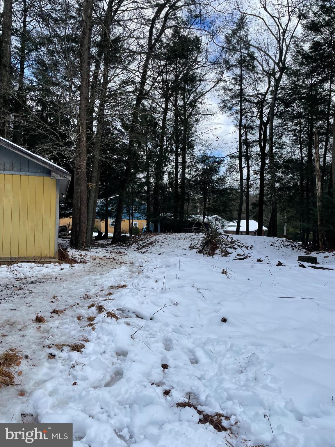 HOLIDAY POCONO - Land