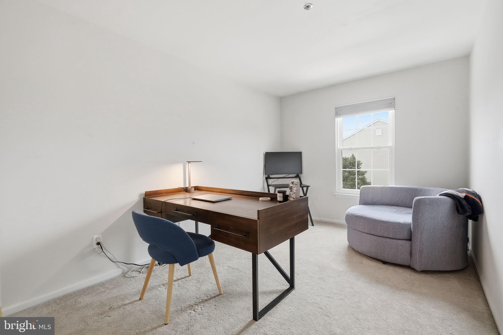 WILLIAMSBURG COMS - Residential