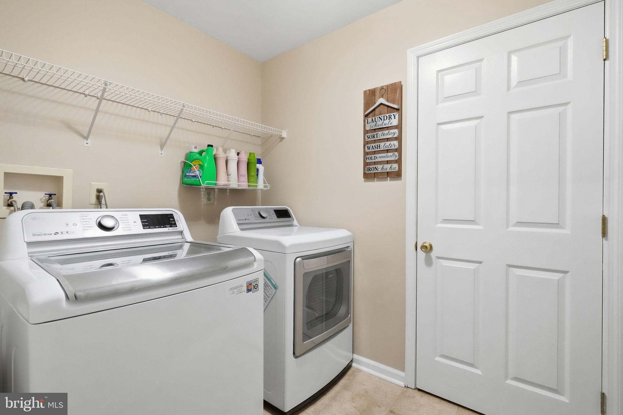 WILLIAMSBURG COMS - Residential