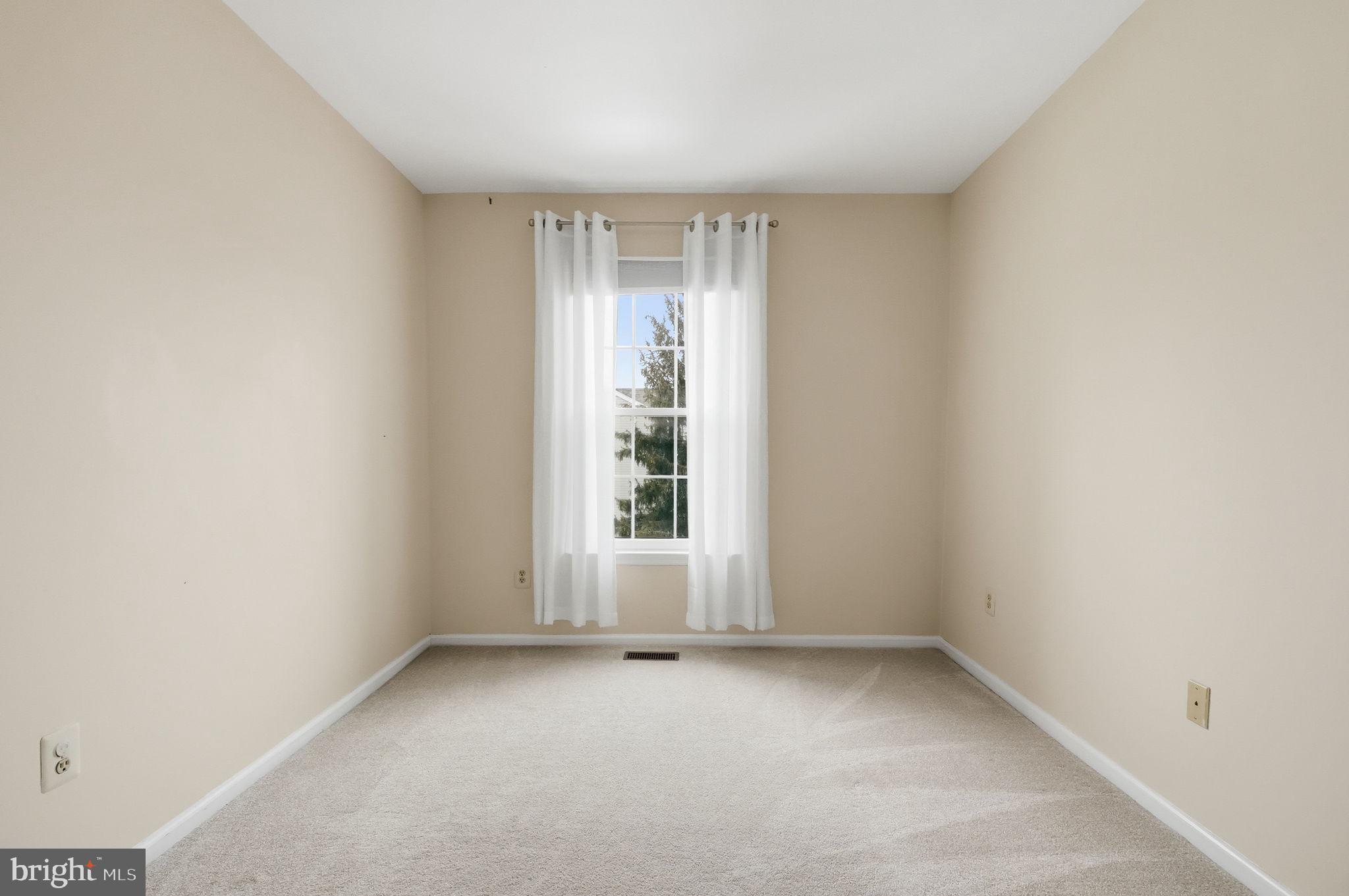 WILLIAMSBURG COMS - Residential