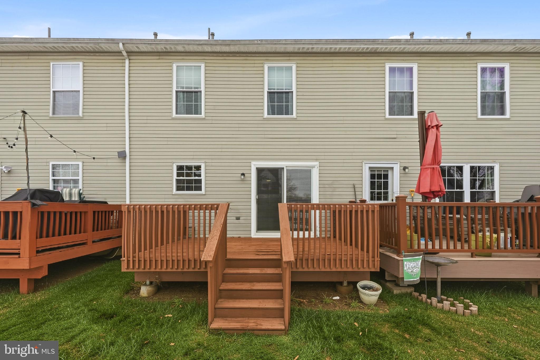 WILLIAMSBURG COMS - Residential