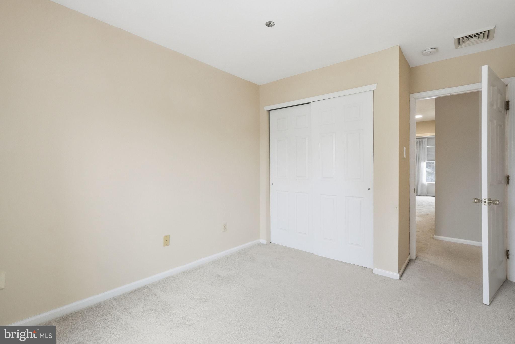 WILLIAMSBURG COMS - Residential