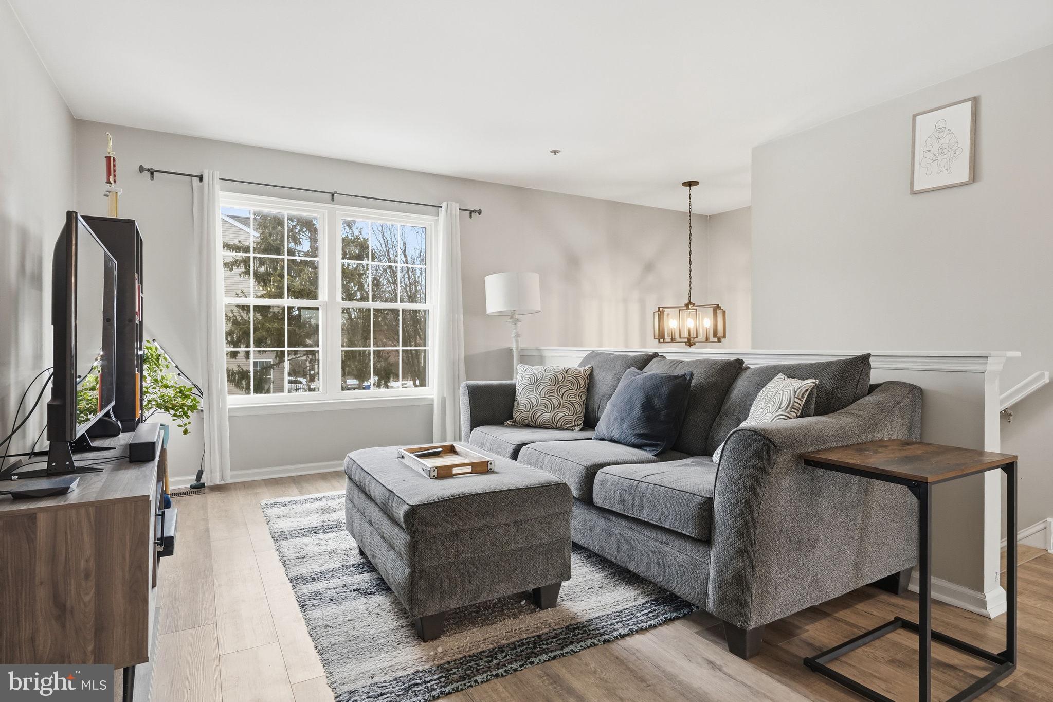 WILLIAMSBURG COMS - Residential