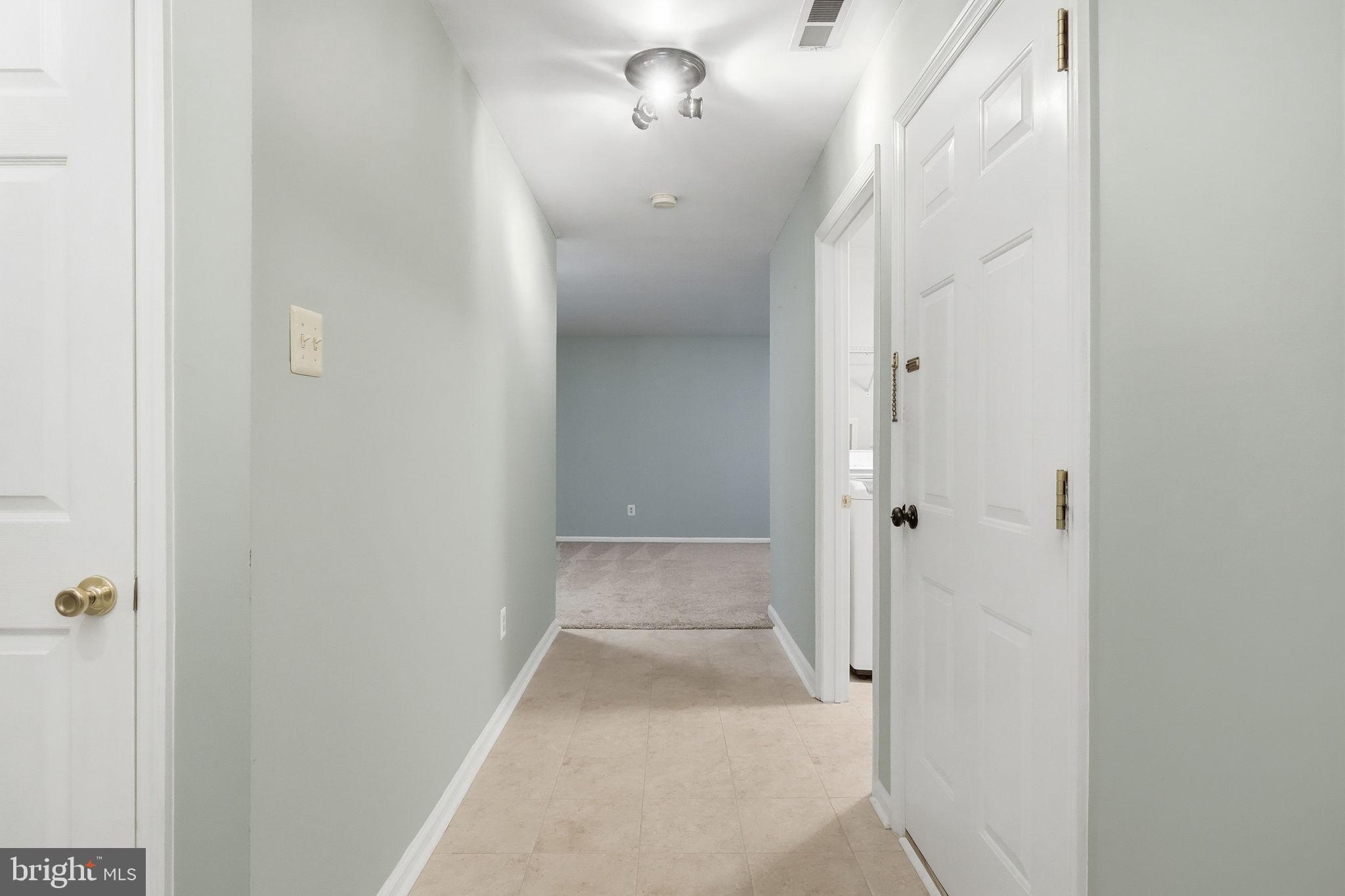 WILLIAMSBURG COMS - Residential