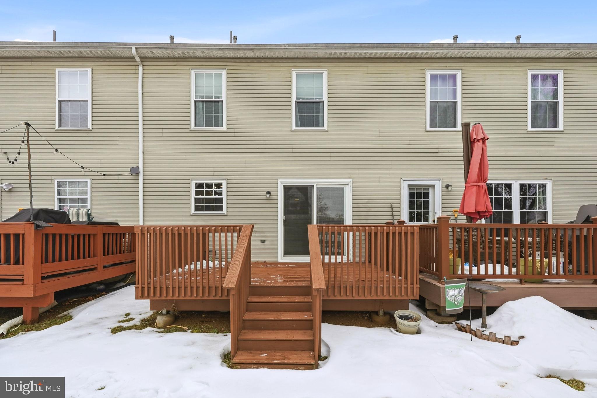 WILLIAMSBURG COMS - Residential