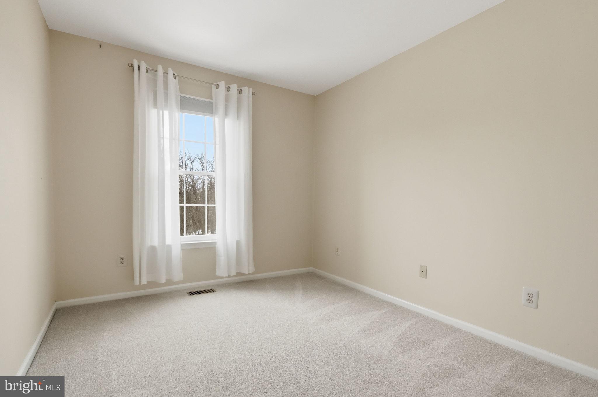 WILLIAMSBURG COMS - Residential